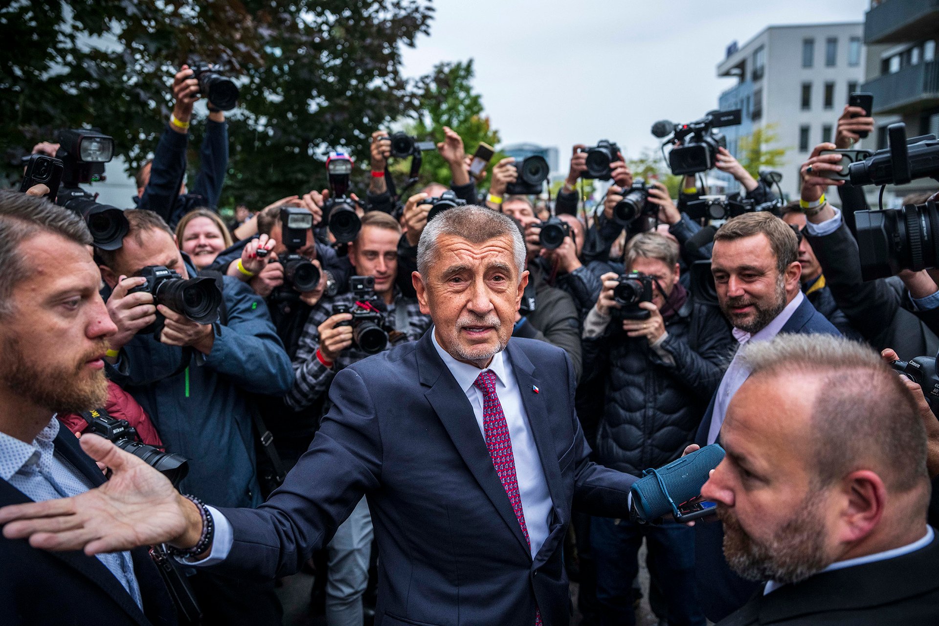 K Trumpovi by chtěl, do jeho Rady míru příliš nespěchá