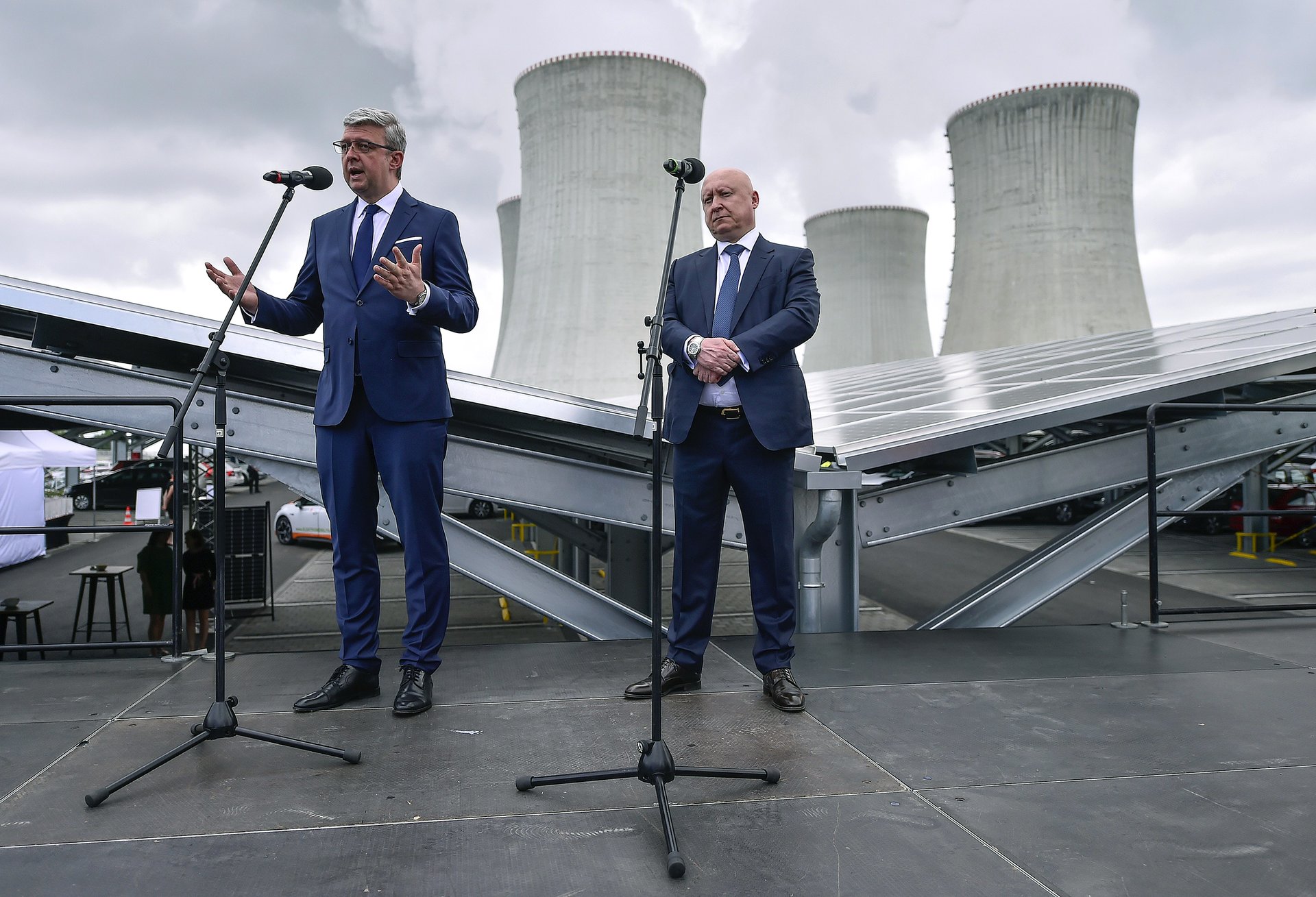 Karel Havlíček, monistr průmyslu a obchodu, dopravy, politik, Daniel Beneš, generální ředitel, ČEZ, Jaderná elektrárna Dukovany, parkoviště, parkovací místa, parkování, rozšíření, fotovoltaické panely
Autor: ČTK / Pavlíček Luboš