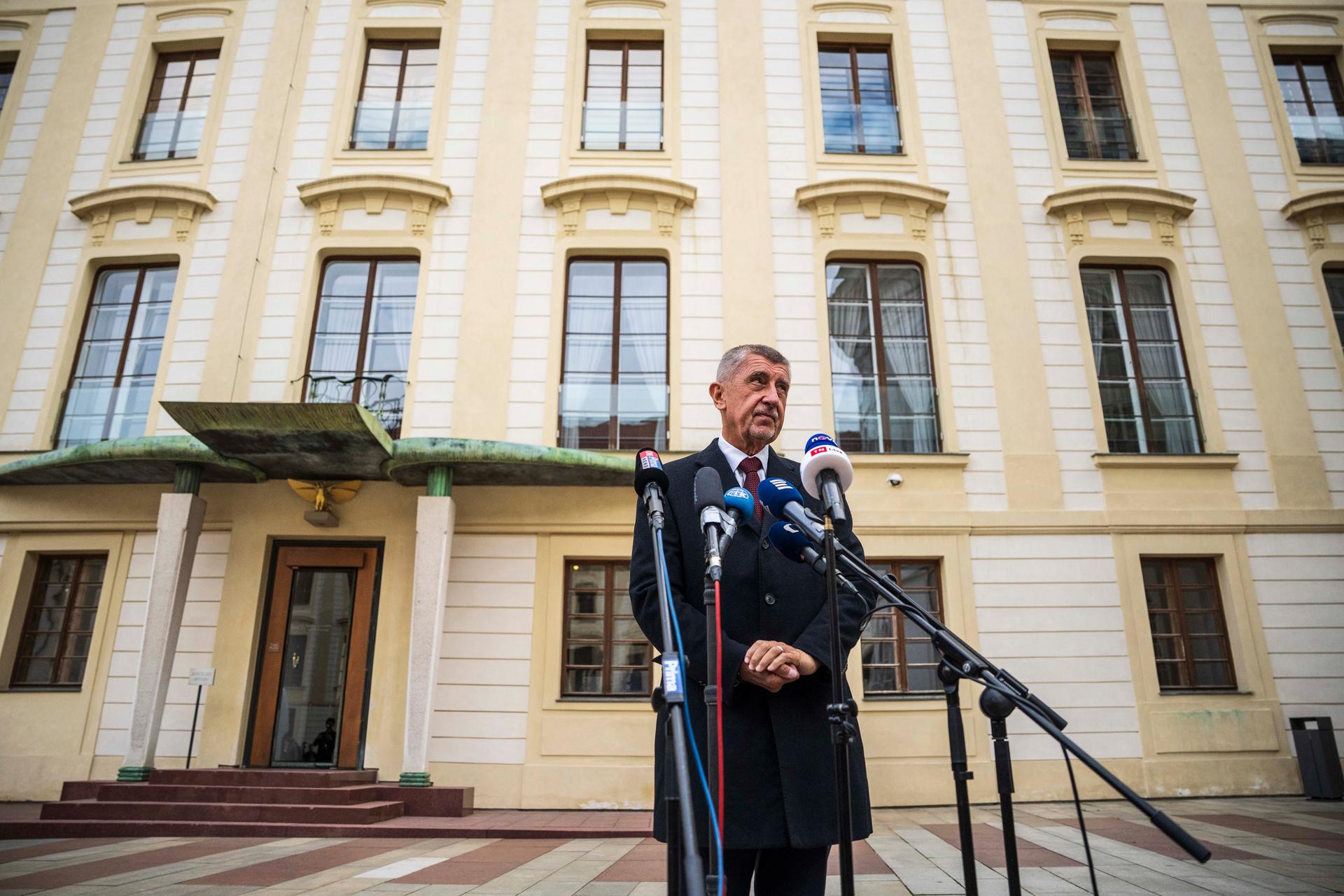 Nesestavujte vládu se mnou, prosím vás. (Andrej Babiš po jednání s prezidentem na Pražském hradě)