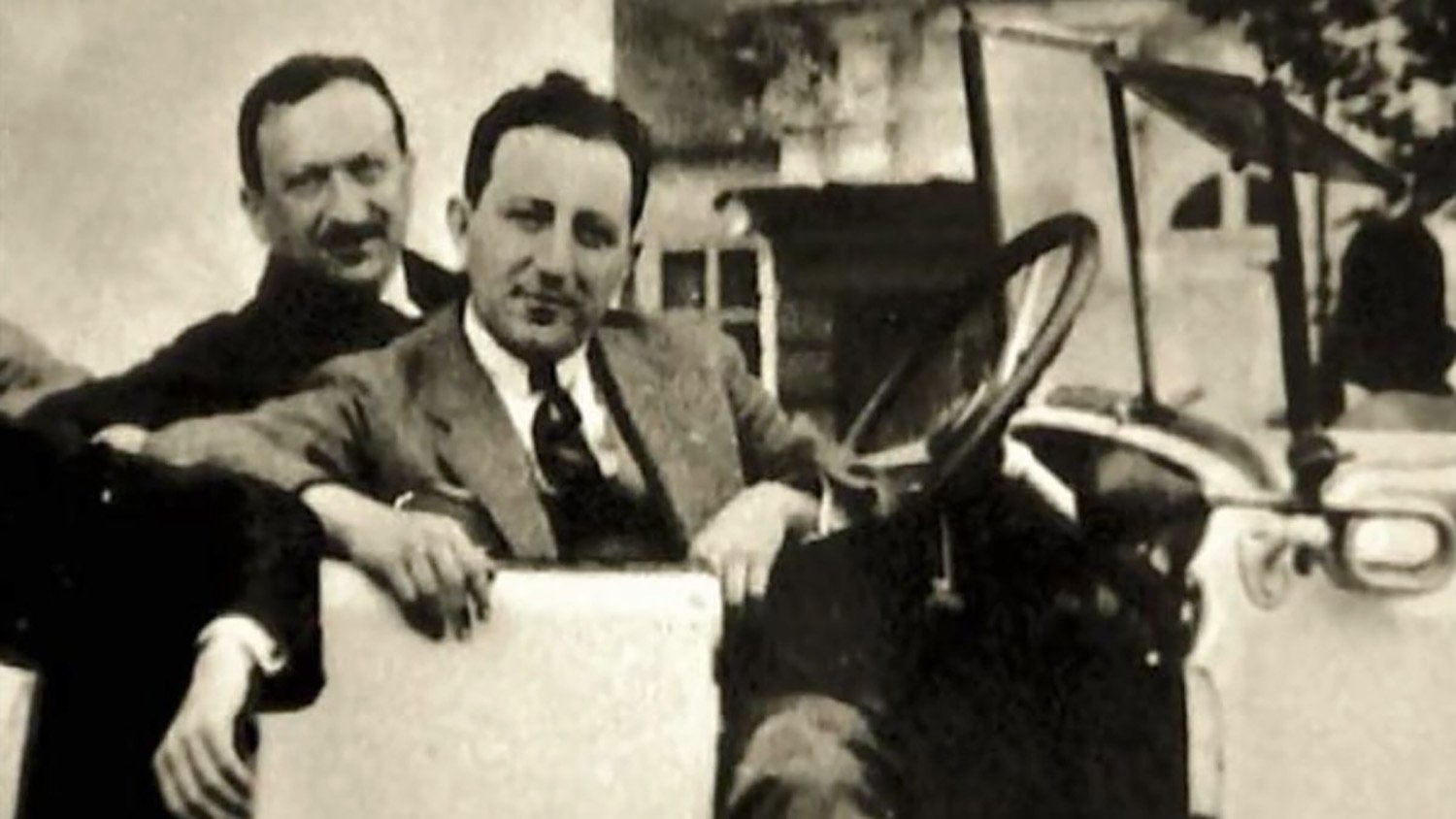 Uhlazený, hovořící mnoha jazyky – a podvodník. (Harry Jelínek v meziválečném období) 