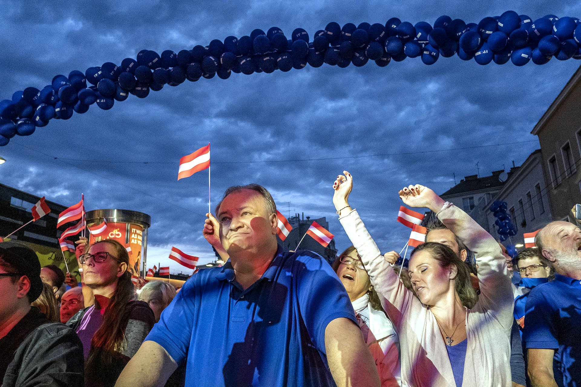 Lídr Svobodných Herbert Kickl často mluví o „ostrově blažených“, jako o vizi budoucnosti, své variantě trumpistického příslibu Make Austria great again. (Kickl na volebním mítinku ve vídeňské čtvrti Favoriten)
