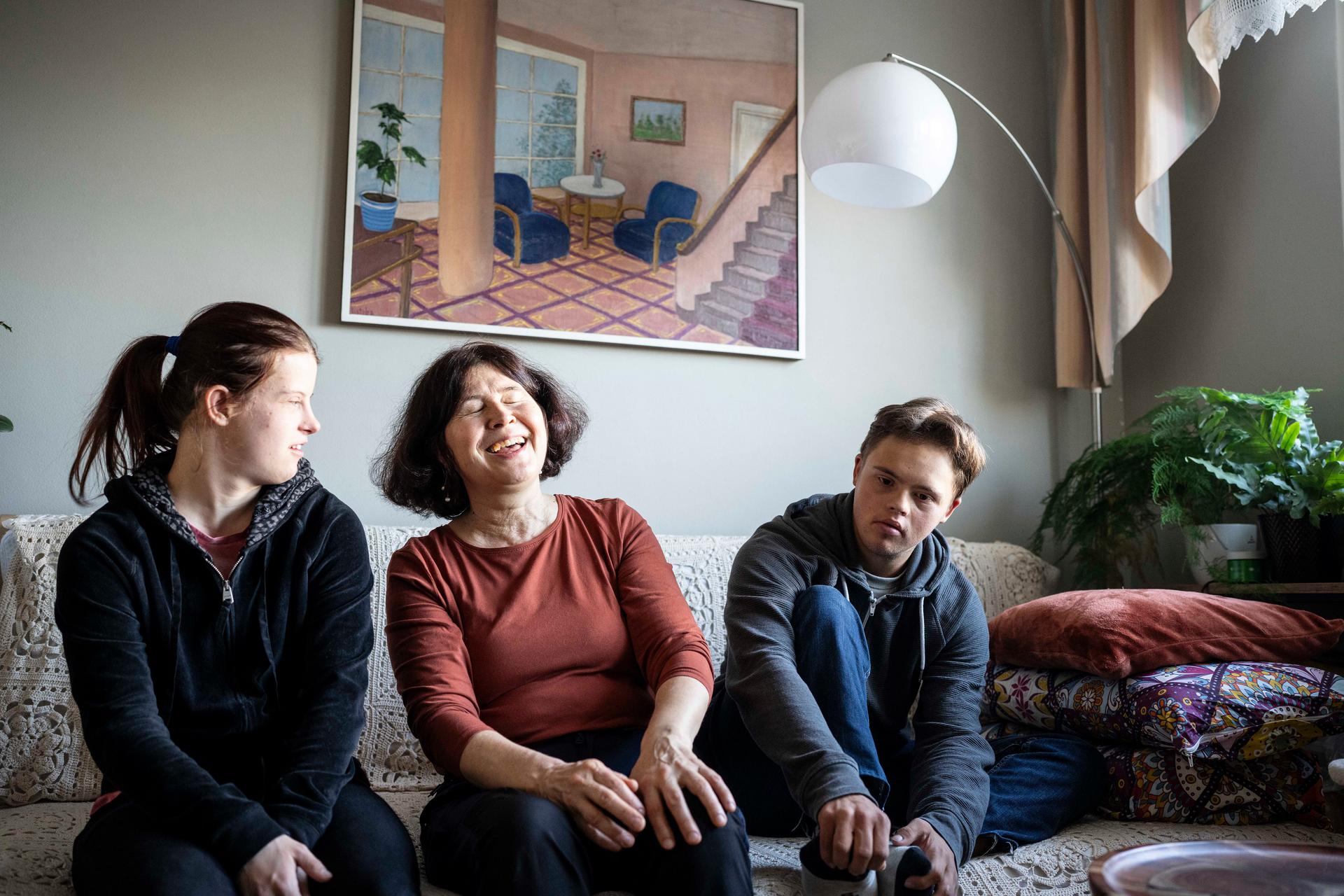 „Když jsem ho viděla ve filmu, proběhl mi před očima celý život. (Pěstounka Ivana Součková, David Vodstrčil a jeho nevlastní sestra Míša)