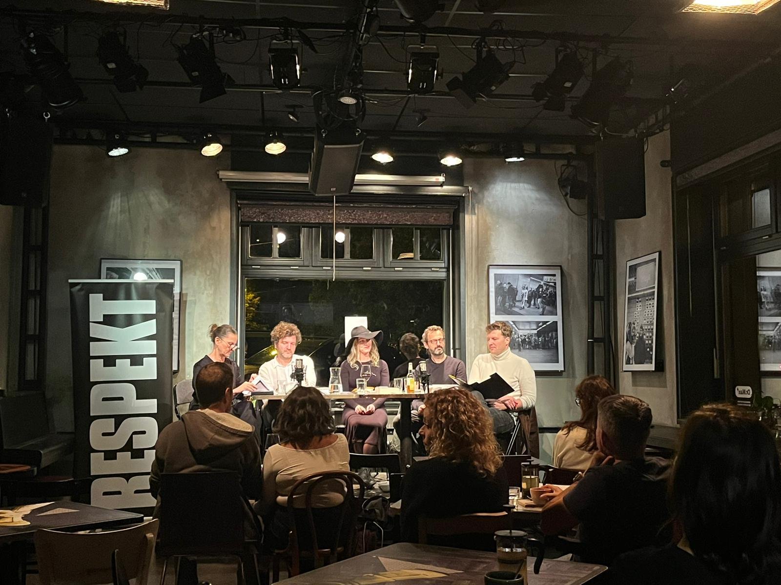 Čtení s Respektem o knize Nexus Yuvala Noaha Harariho