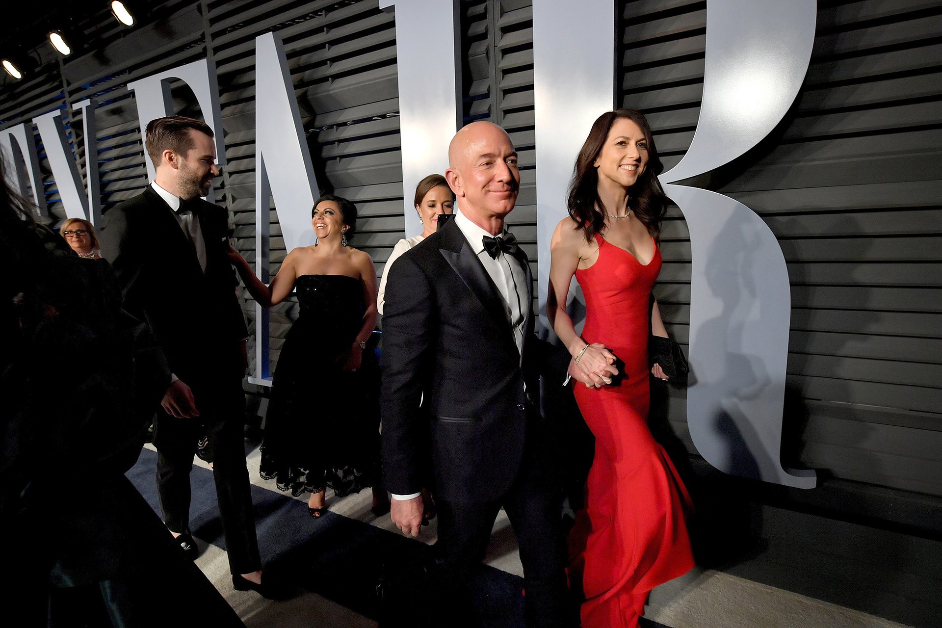 Má zálibu ve filantropii a na kontě pozoruhodných 40 miliard dolarů. Většinu z nich získala v roce 2019 při rozvodovém vyrovnání se šéfem Amazonu Jeffem Bezosem.
Autor: Getty Images for VF