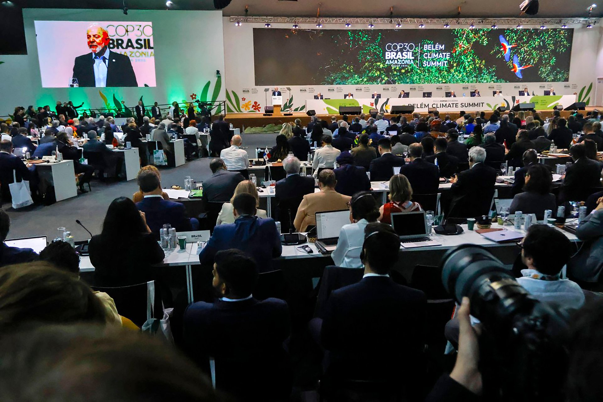 Nemá smysl klást proti sobě boj za klima a boj proti chudobě.