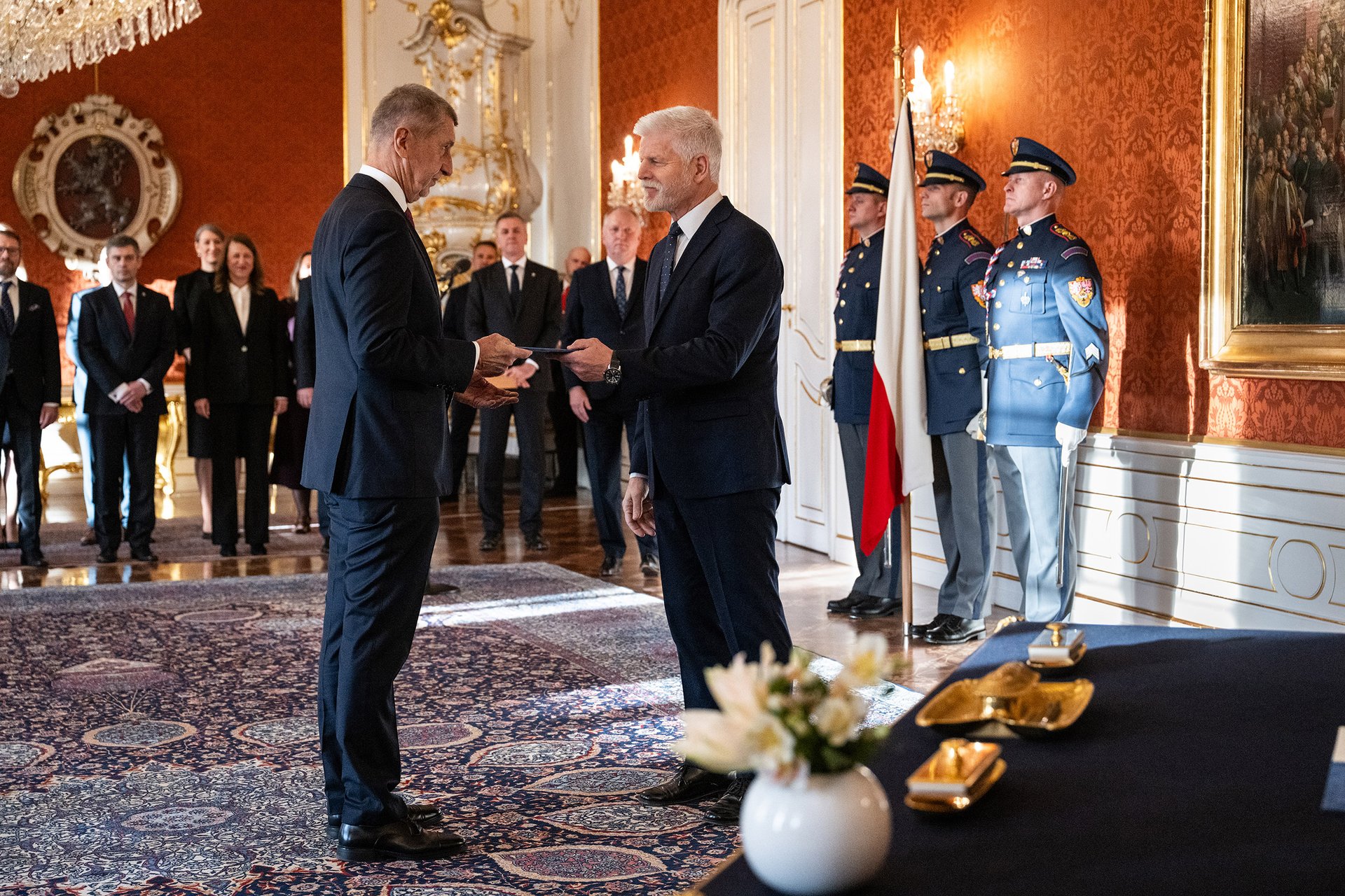 Česko má dva premiéry a od příštího týdne novou vládu. Zatím bez Turka