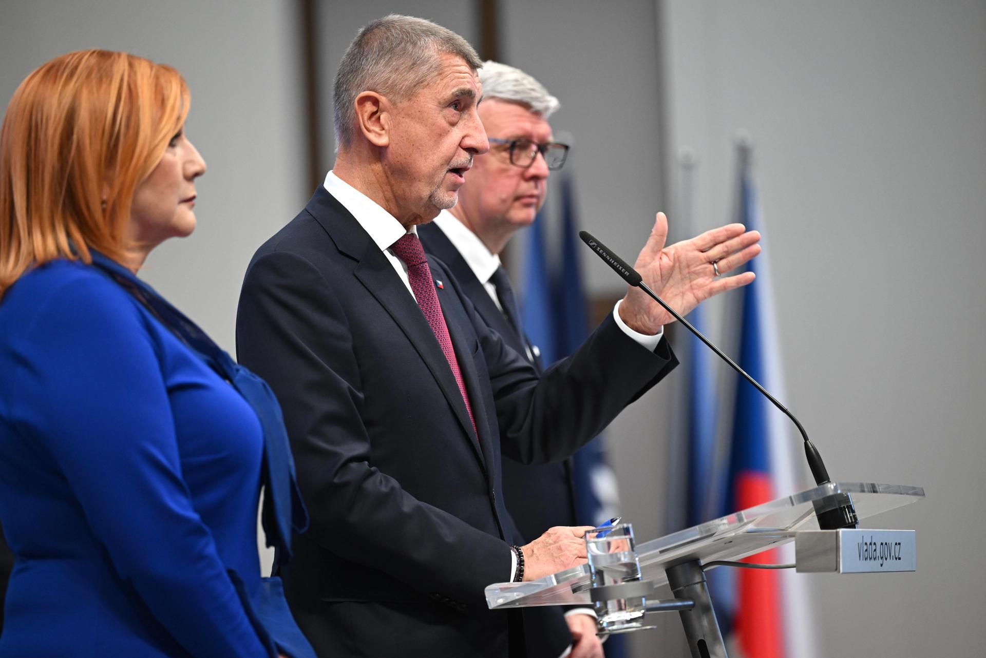 Babišova vláda vysvětluje své kroky tím, že občané ušetří. Přitom hrozí, že si naopak připlatí