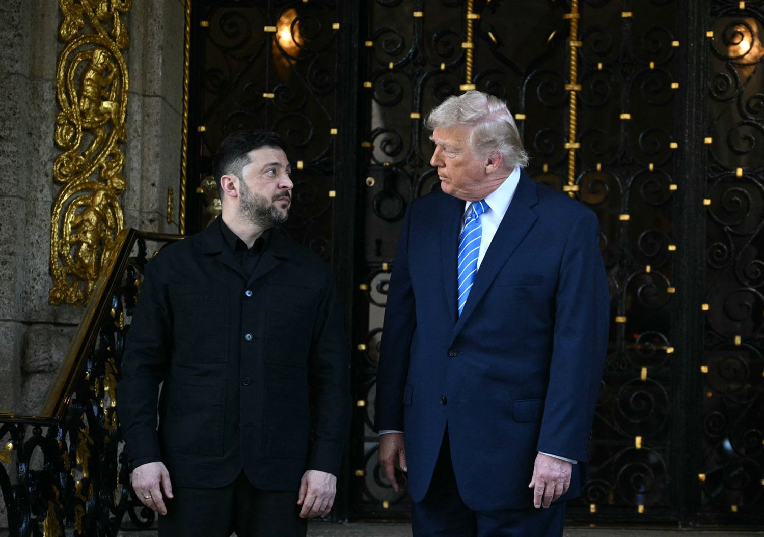 Trump a Zelenskyj mluví o báječném a skvělém jednání. K žádnému posunu přitom nedošlo