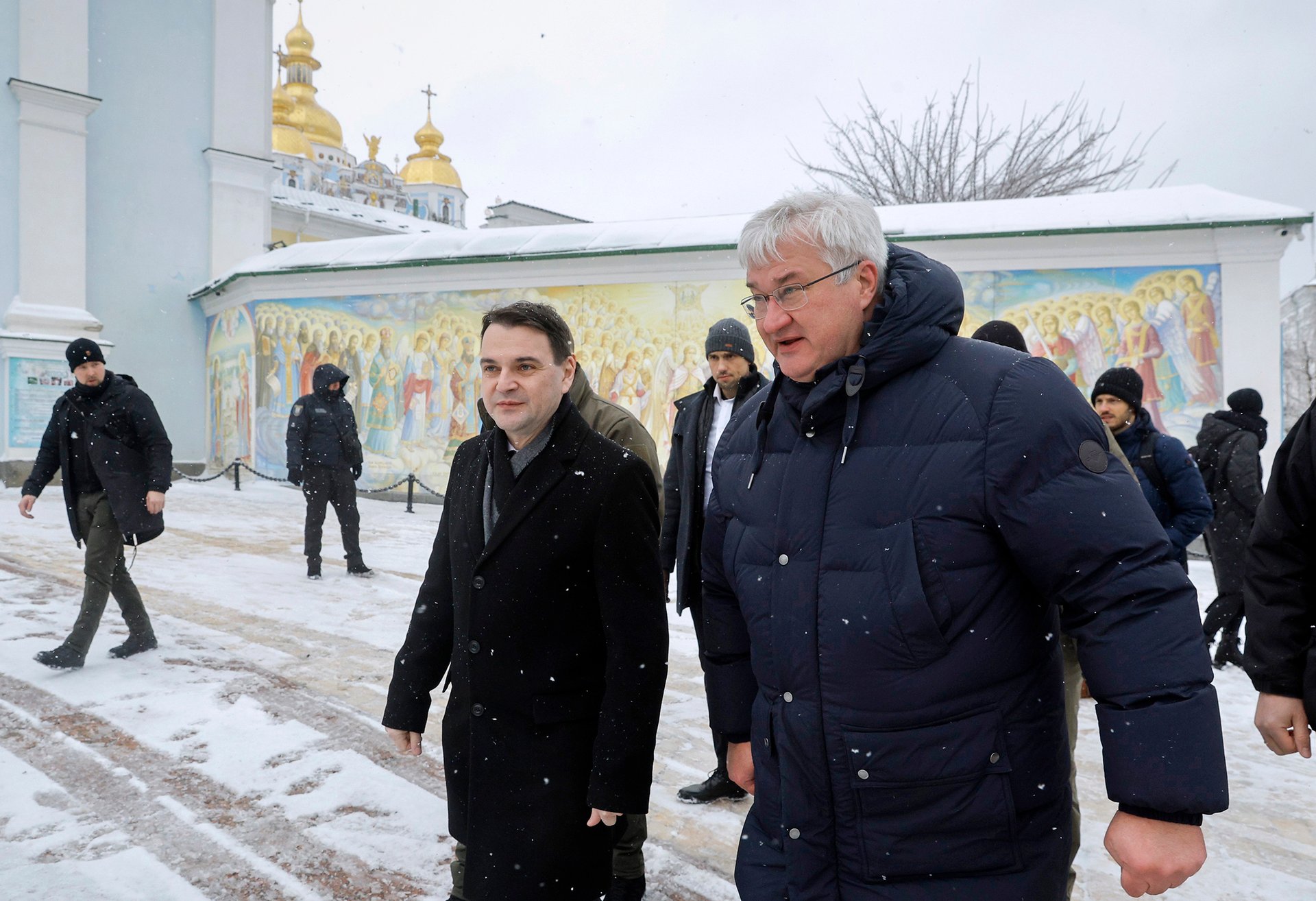 V muniční iniciativě bude Česko pokračovat. (Ministr zahraničí Macinka se sešel se svým ukrajinským protějškem Andrijem Sybihou)