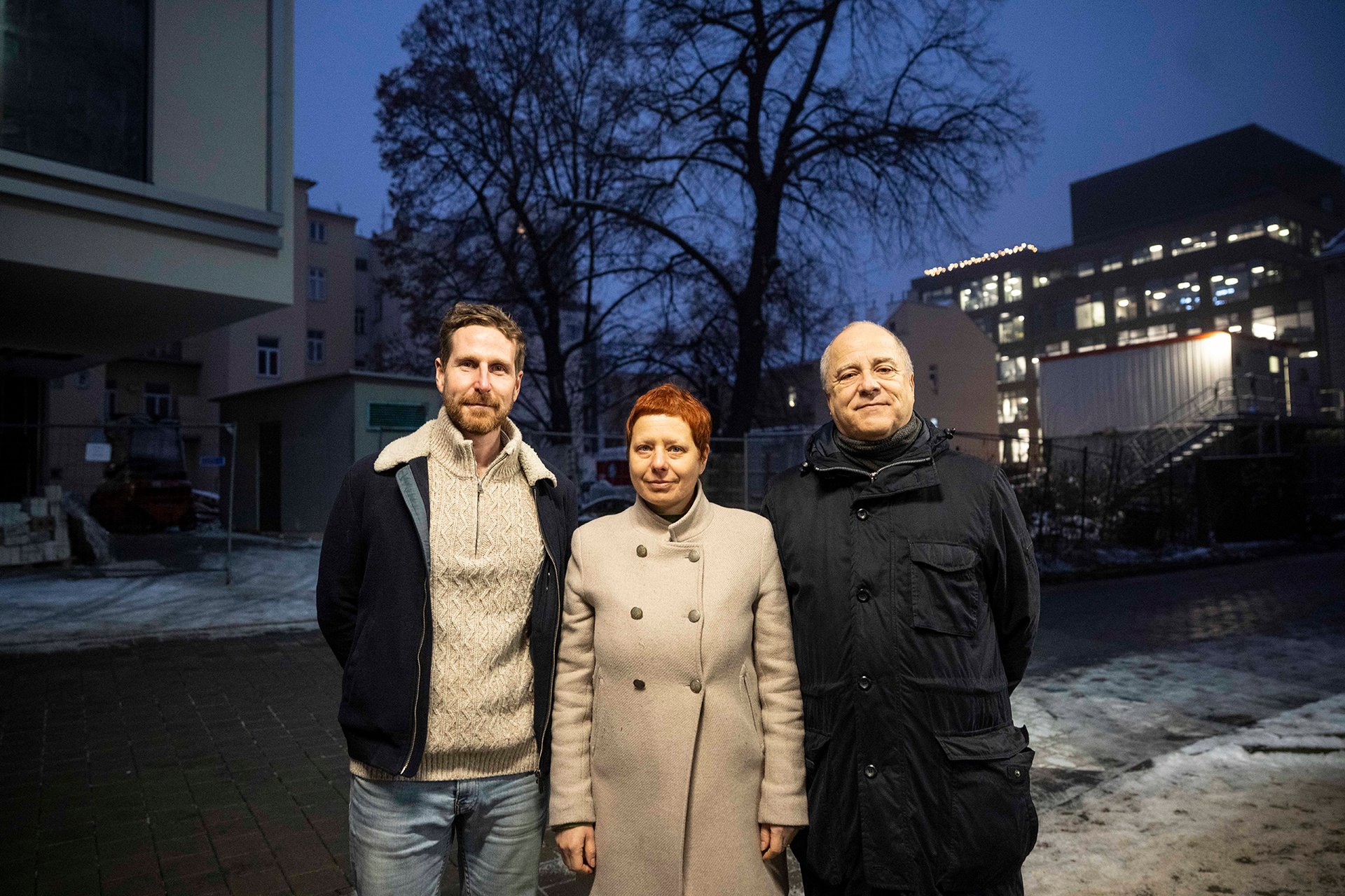 Jde o to Velkou synagogu připomenout. (Zleva Michal Doležel, Eva Yildizová a Jáchym Kanarek)
Autor: Milan Jaroš
