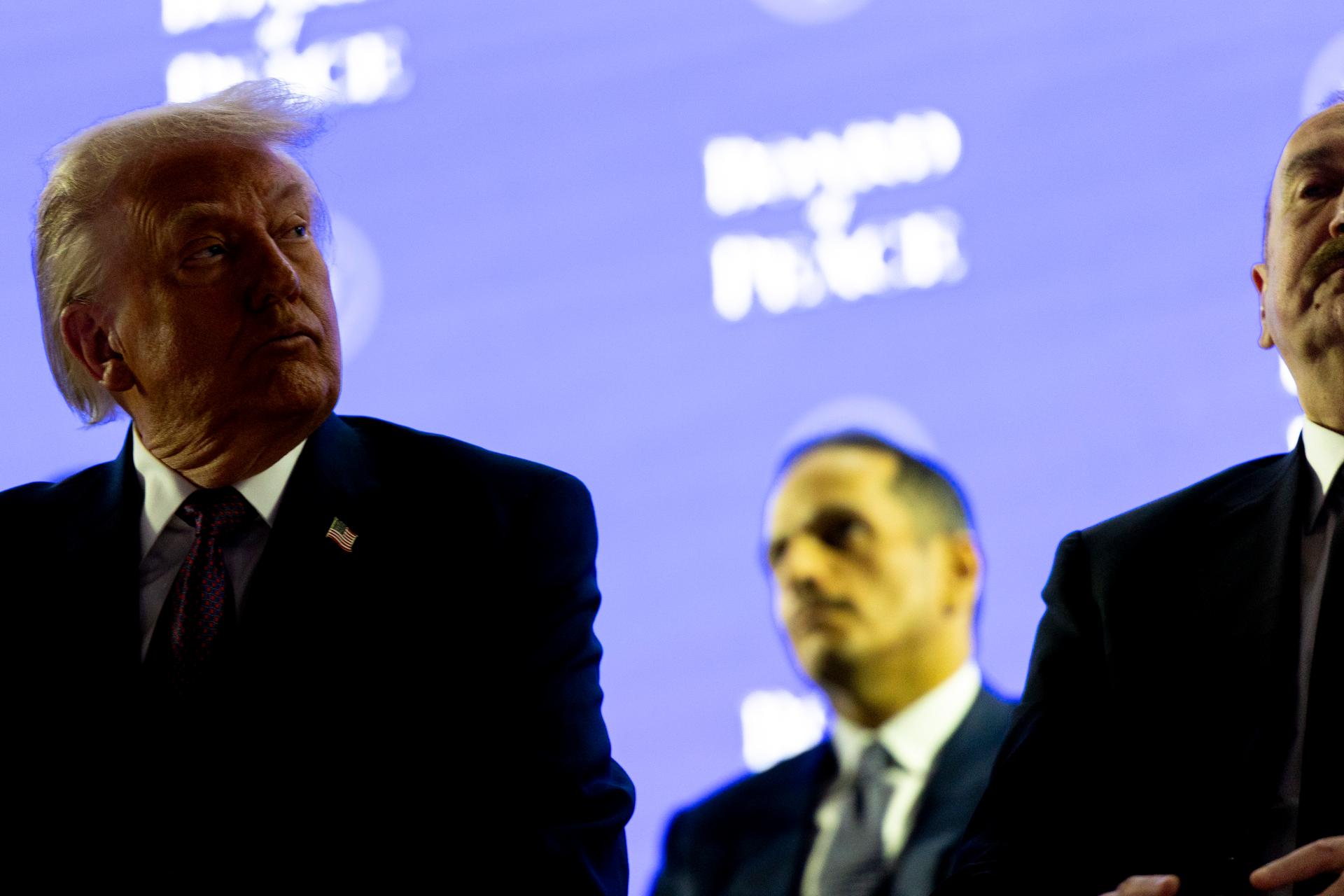 Trump v Davosu založil Radu míru. Z jeho otočky ohledně Grónska a cel plynou pro Evropu tři úkoly 