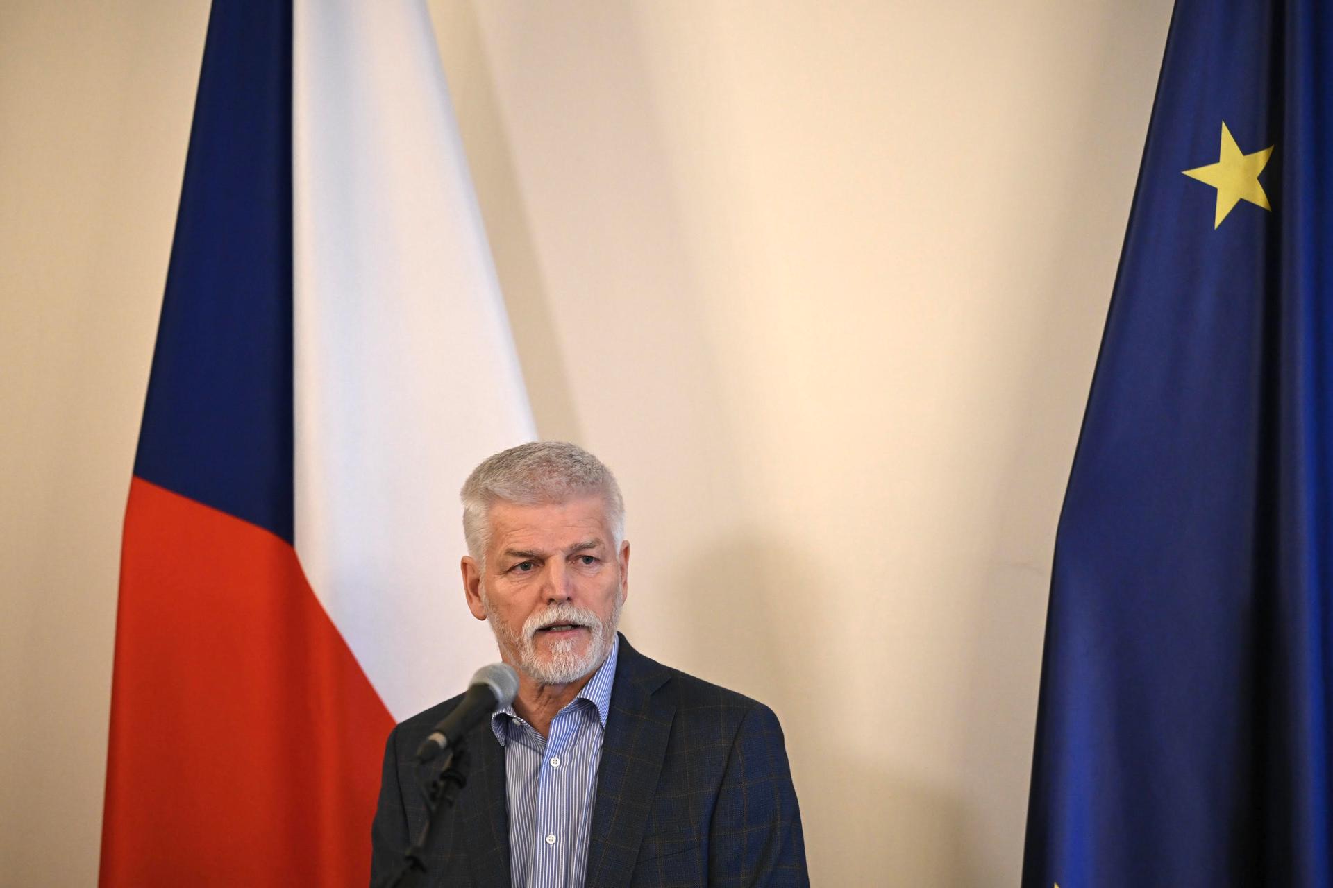 "Vyhrožování a vydírání prezidenta považuji za nepřijatelné."