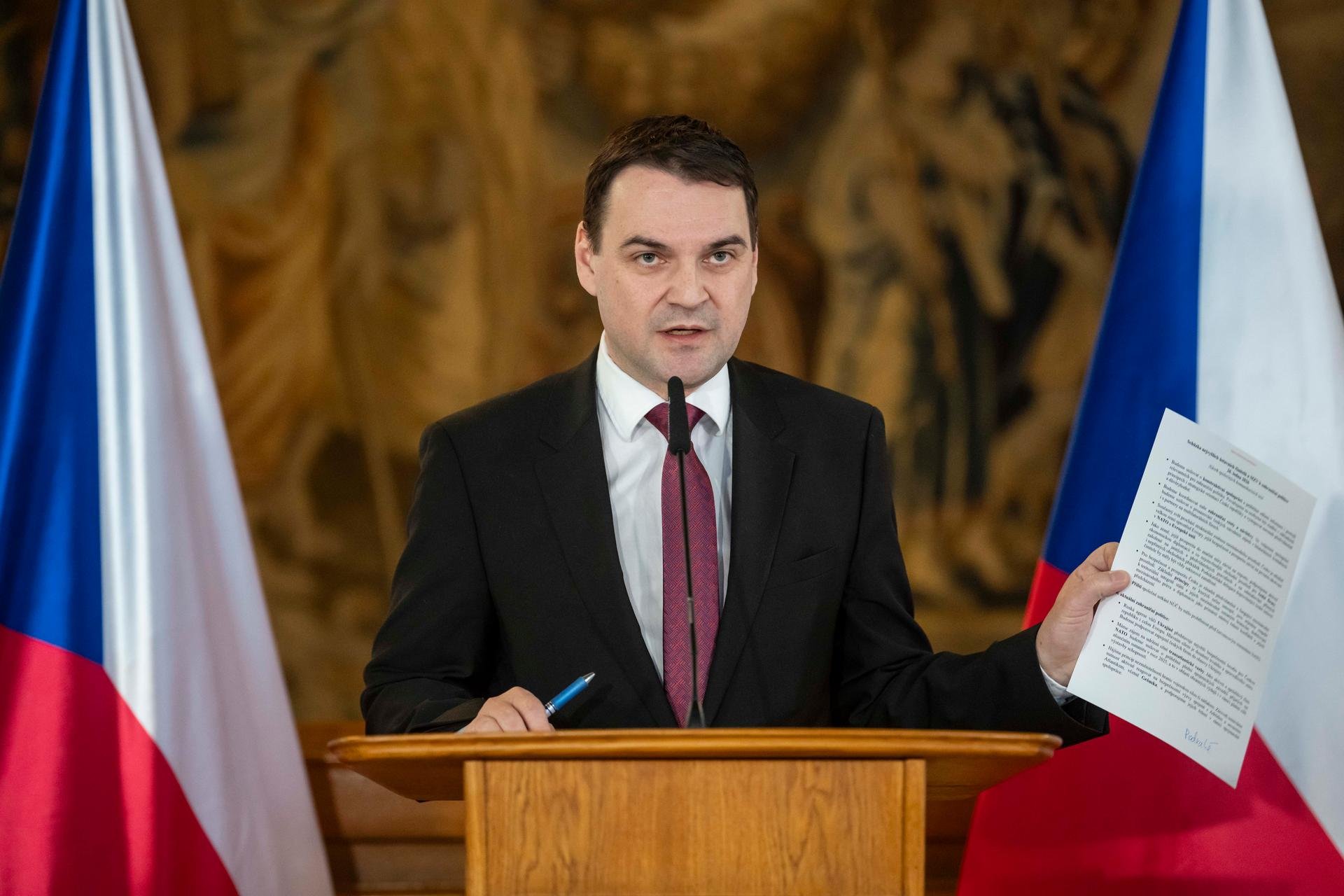 Spor Macinka versus prezident: Takový nátlak na hlavu státu Česko nepamatuje