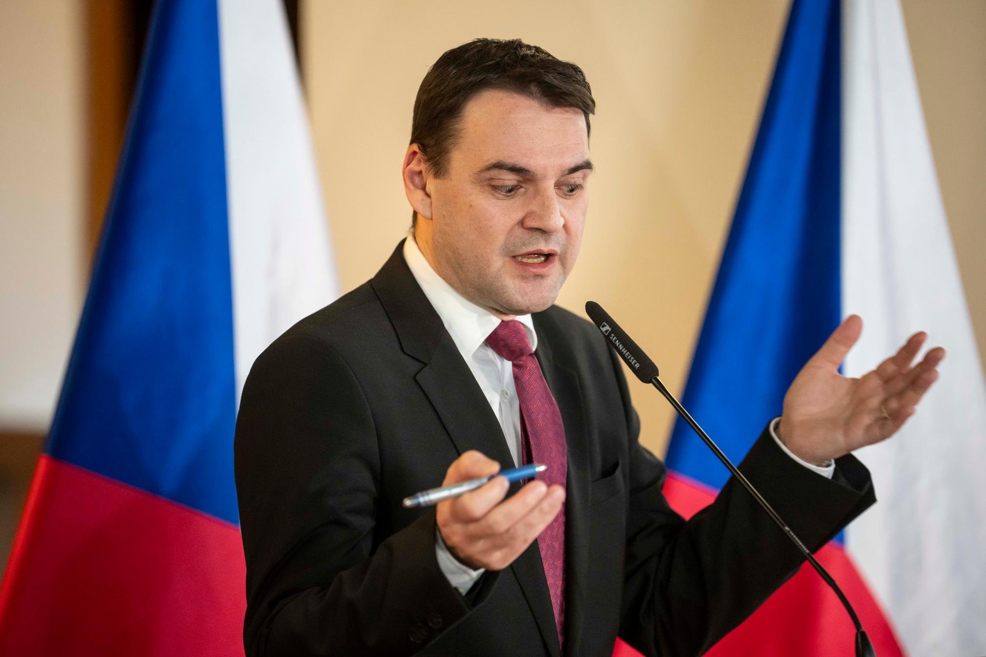 Spor Macinka versus prezident: Takový nátlak na hlavu státu Česko nepamatuje