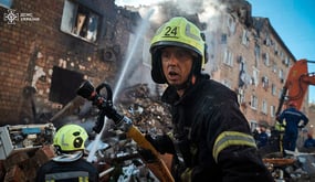 Pomáháme dál. (Kyjevští hasiči, ilustrační snímek)