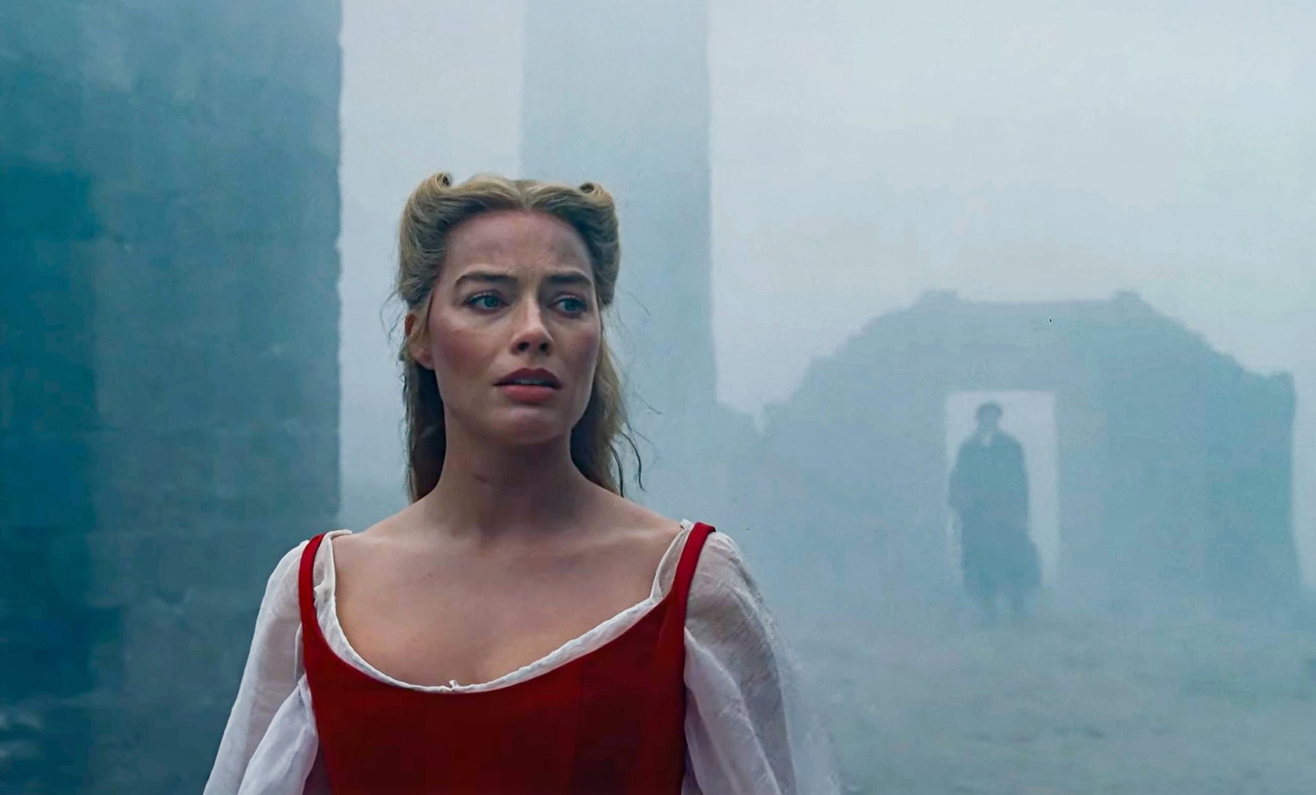 Co by si vzala Barbie na sebe na yorkshirská vřesoviště? (Margot Robbie jako Cathy v „Bouřlivých výšinách“)