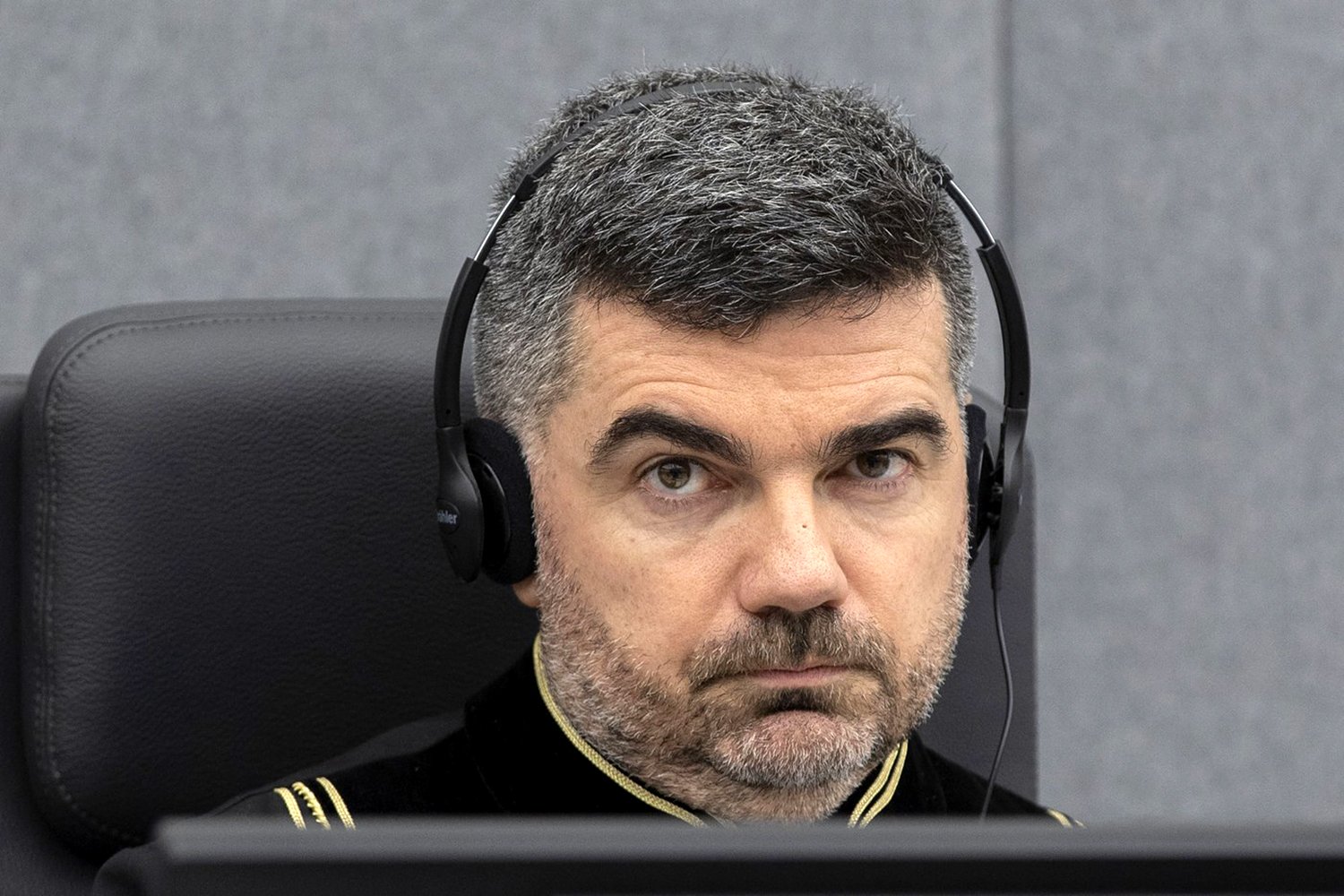 Francouzský soudce Mezinárodního trestního soudu Nicolas Guillou nemůže vycestovat do USA ani se přihlásit na svůj e-mail nebo platit kartou.
Autor: Peter Dejong / ANP / AFP / Profimedia