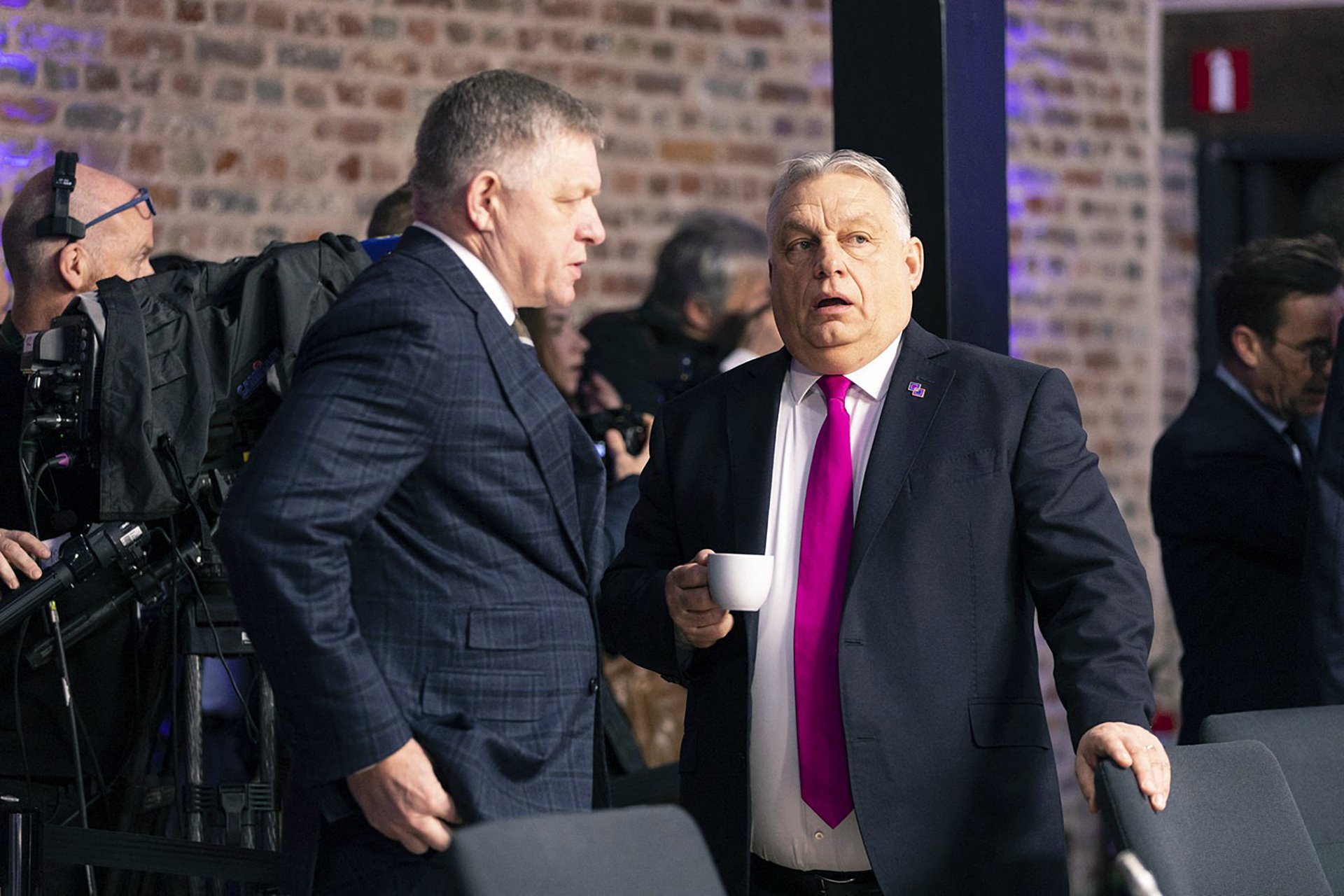 Robert Fico a Viktor Orbán na neformálním setkání lídrů EU v Alden Biesenu ve Flandrech v Belgii 12. února 2026.
Autor: AA/ABACA / Abaca Press / Profimedia