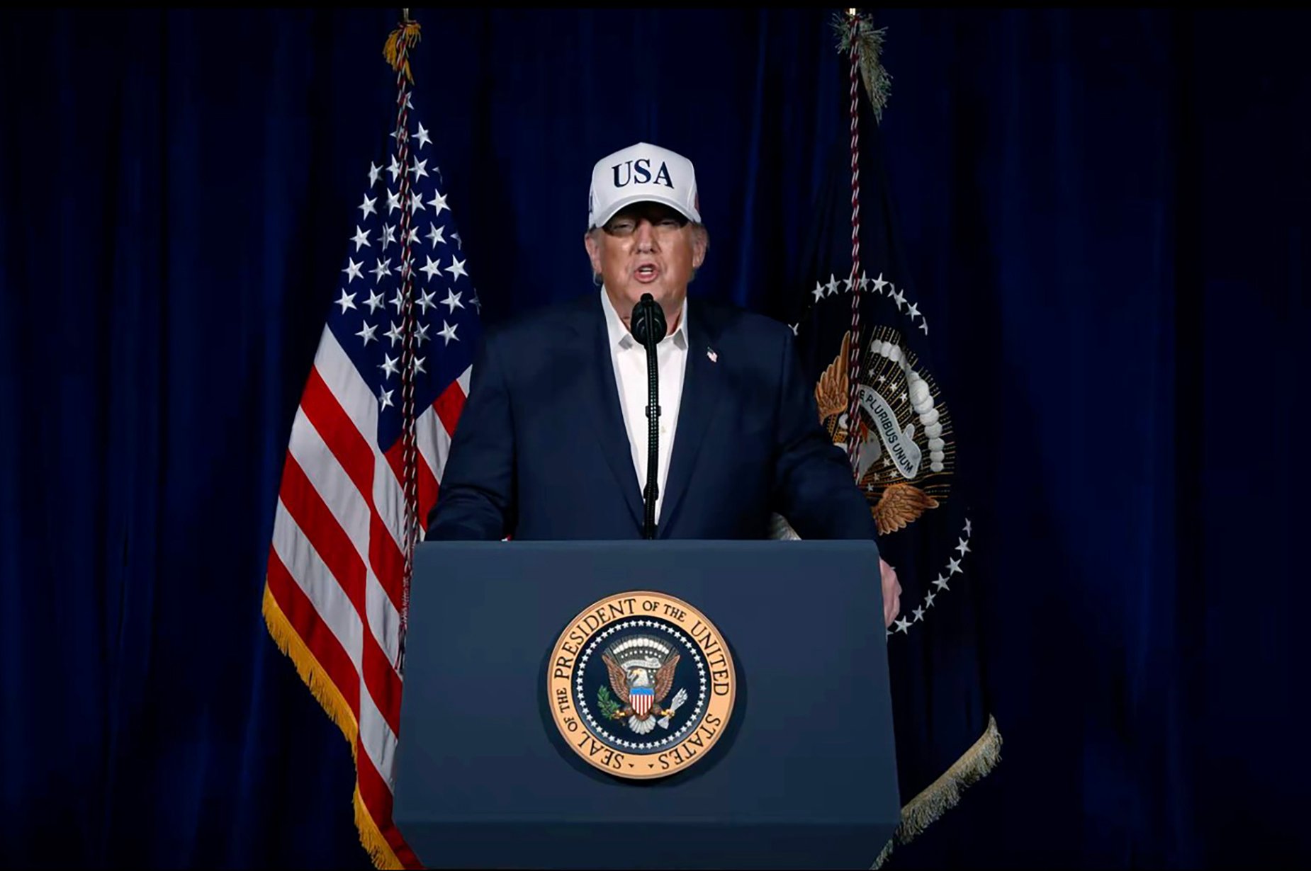 Osmiminutové prohlášení Donalda Trumpa na síti X k útoku USA na Írán.