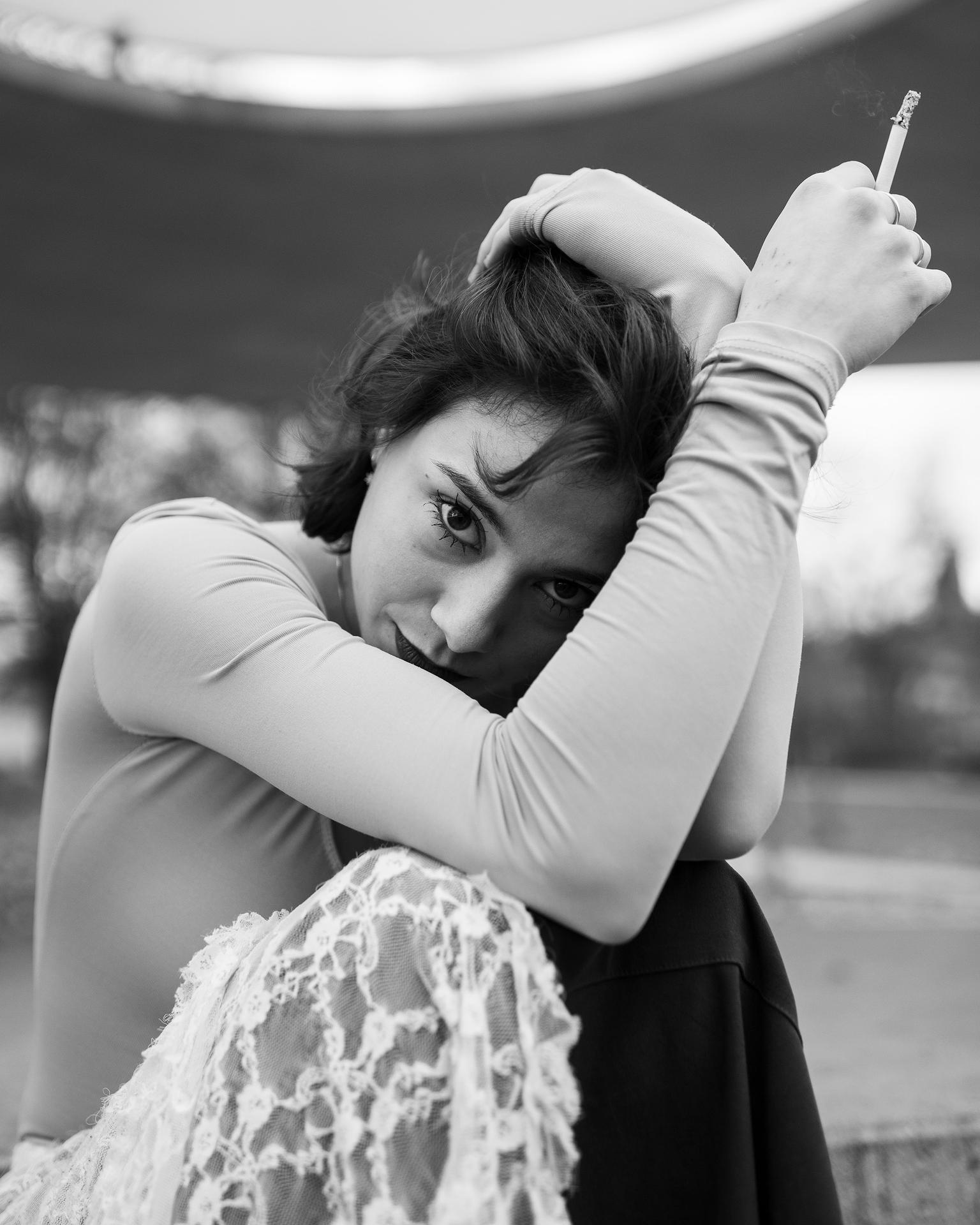 „Jak moc podobné jsme si mohly být, kdyby jedna z nás nemusela odejít.“
Autor: Milan Bureš