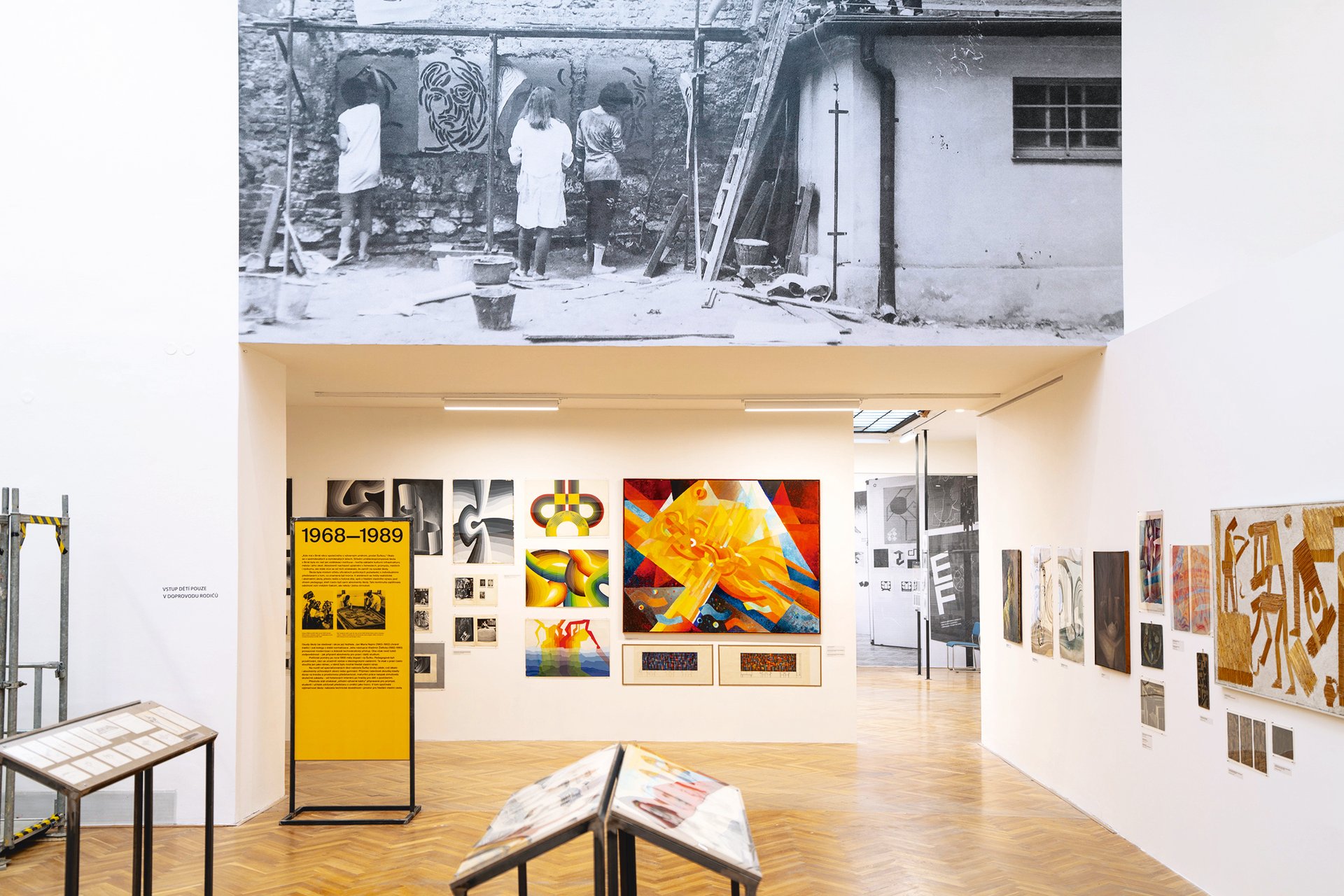 VÝSTAVA TÝDNE: Od moravského Bauhausu po údery sekerou – stoletá bilance brněnské „Šuřky“