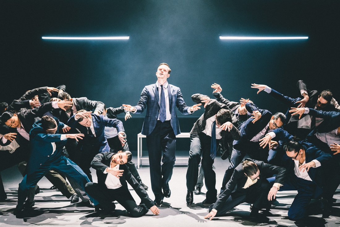 FIGURES IN EXTINCTION
Autor: Rahi Rezvani