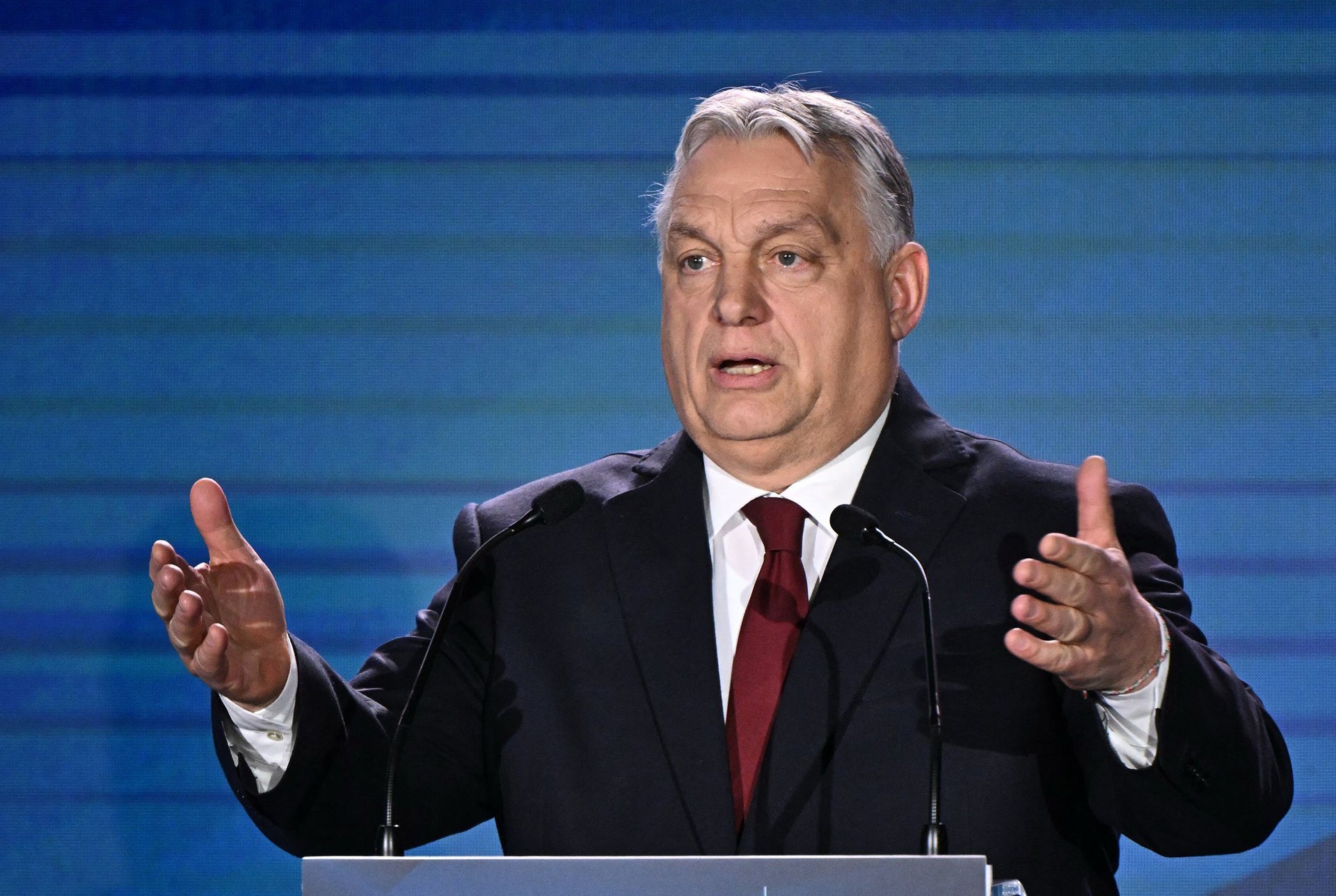 Zablokujeme, zatkneme. (Viktor Orbán)