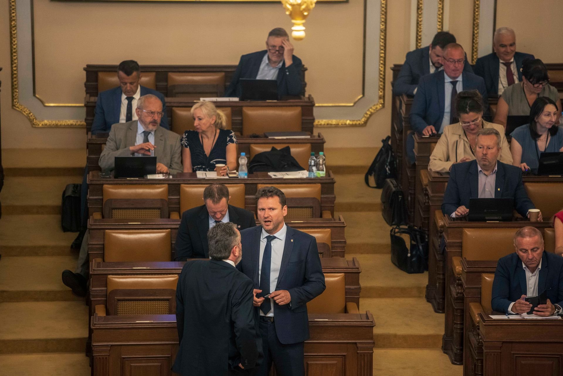 „Ideologové“ vládní koalice propadli lobby technologických gigantů a vyrazili do boje za svobodu slova