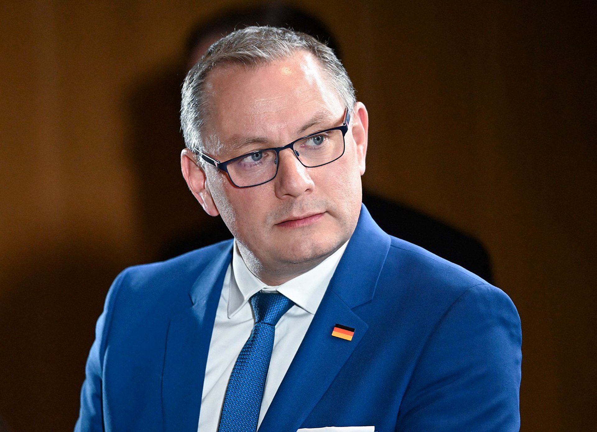 „Putin mi nic neudělal.“ Cesta do mysli malířského mistra, který vede Alternativu pro Německo