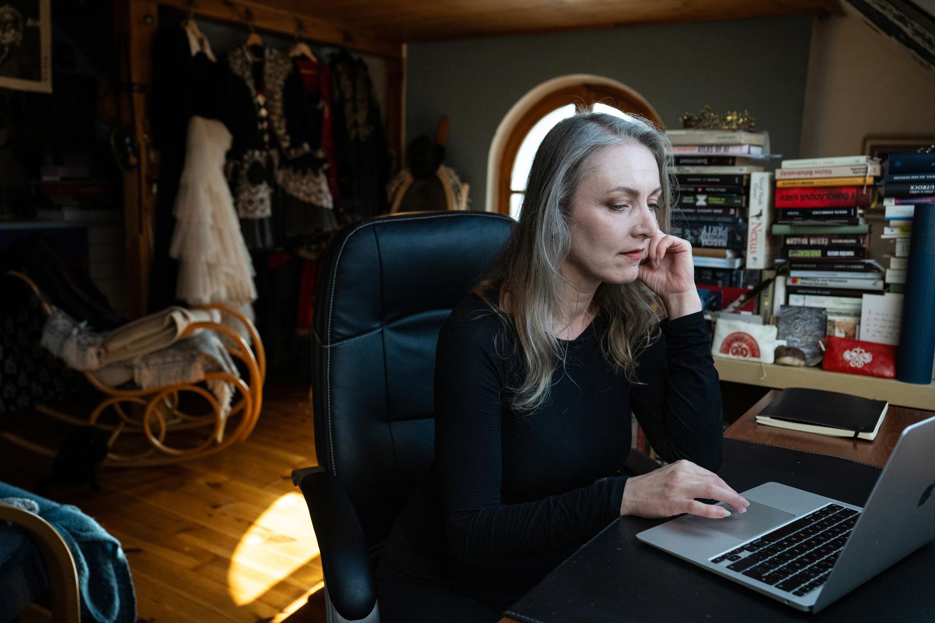 „Vím, že to není ani přítel, ani terapeut, ani orákulum. Ale vím také, že to není jen kalkulačka.“ (Dita Malečková)