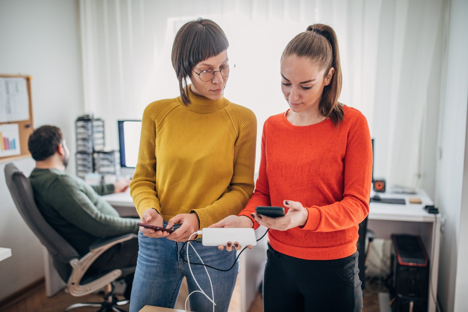 Česko se učí sdílet elektřinu. Komunitní energie mění chování domácností