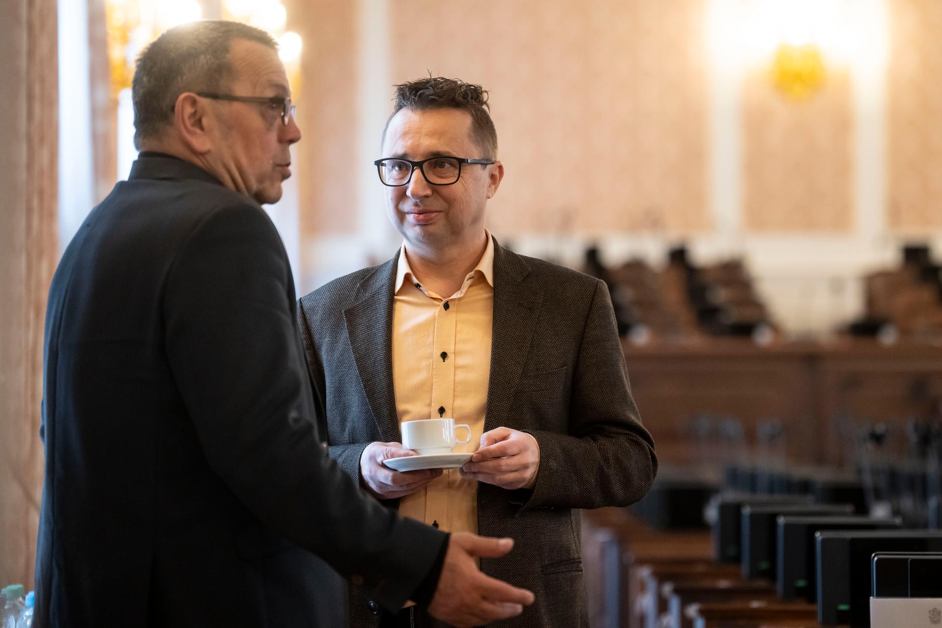 Veřejné slyšení kandidátů nominovaných na volbu 6 členů RČT