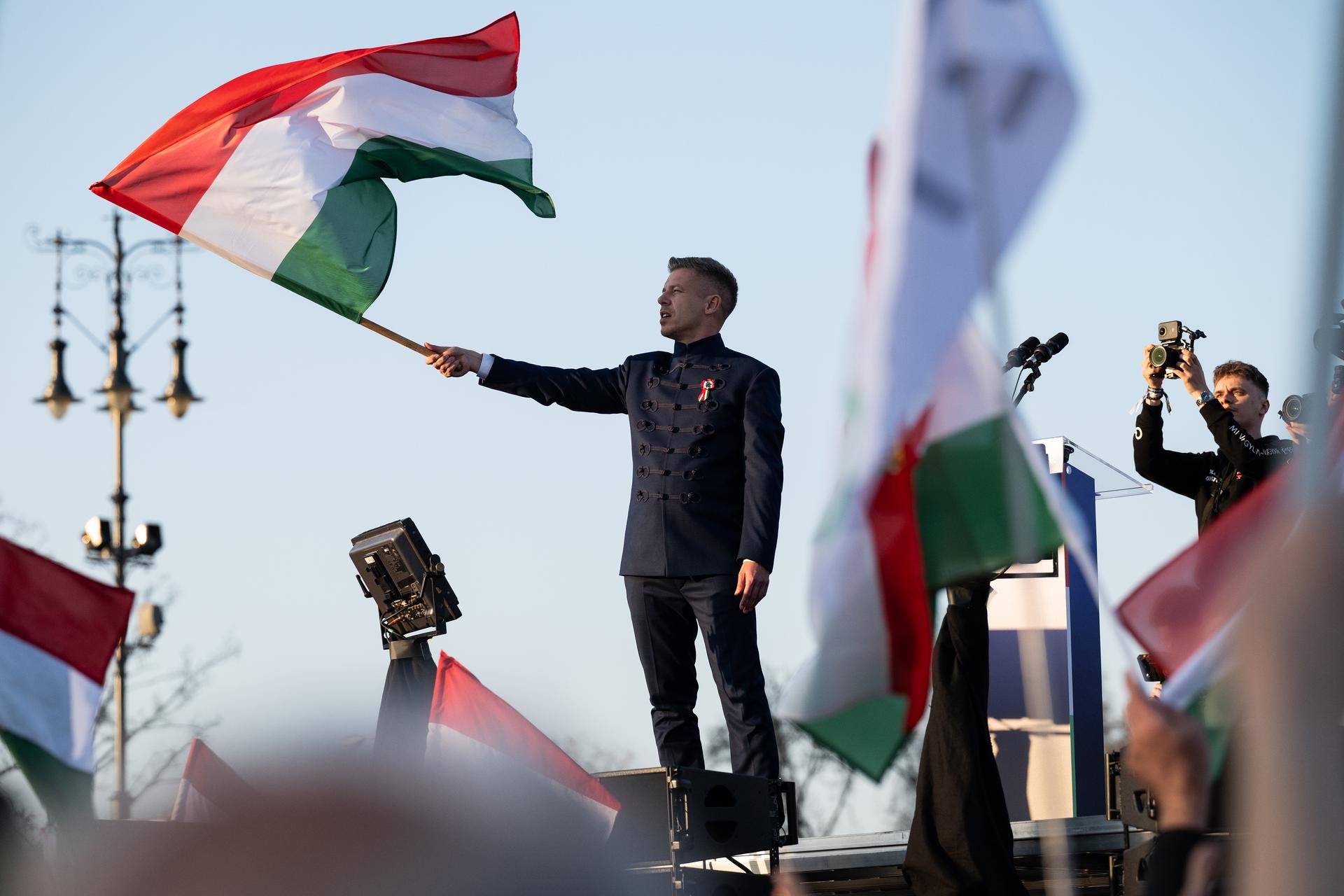 Nic mi neublíží, všechno mi pomůže. (Péter Magyar v Budapešti)