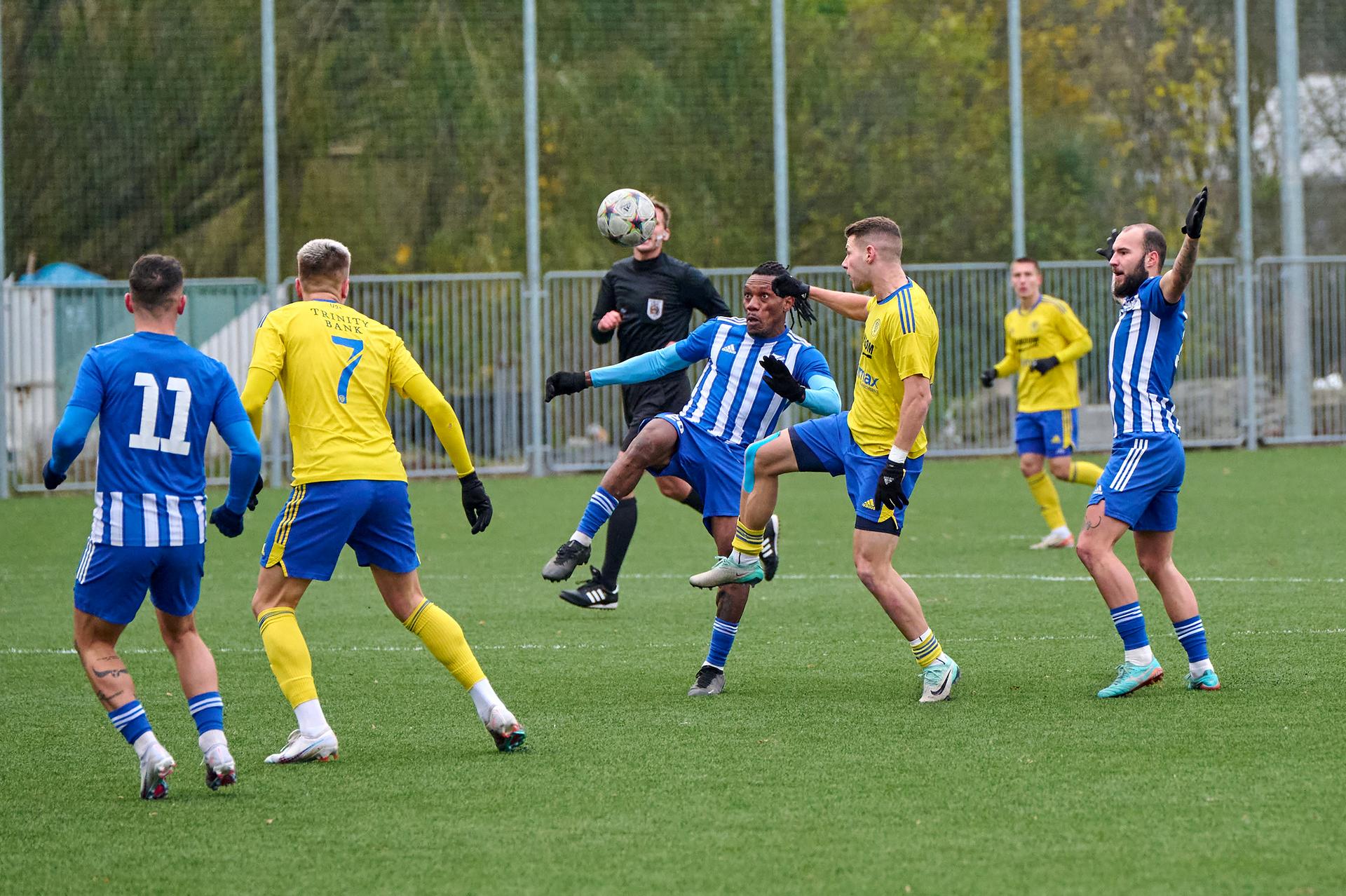 Cink, cink, cink! (FC Viktoria Otrokovice – žlutí – vs. FC Trinity Zlín B)