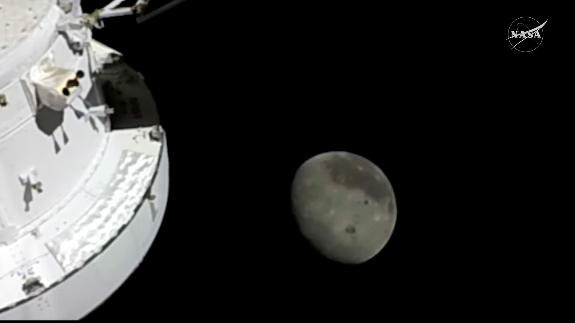 Blíž k Měsíci, nejdál od Země. Artemis II je největší událostí v kosmonautice za poslední dekády