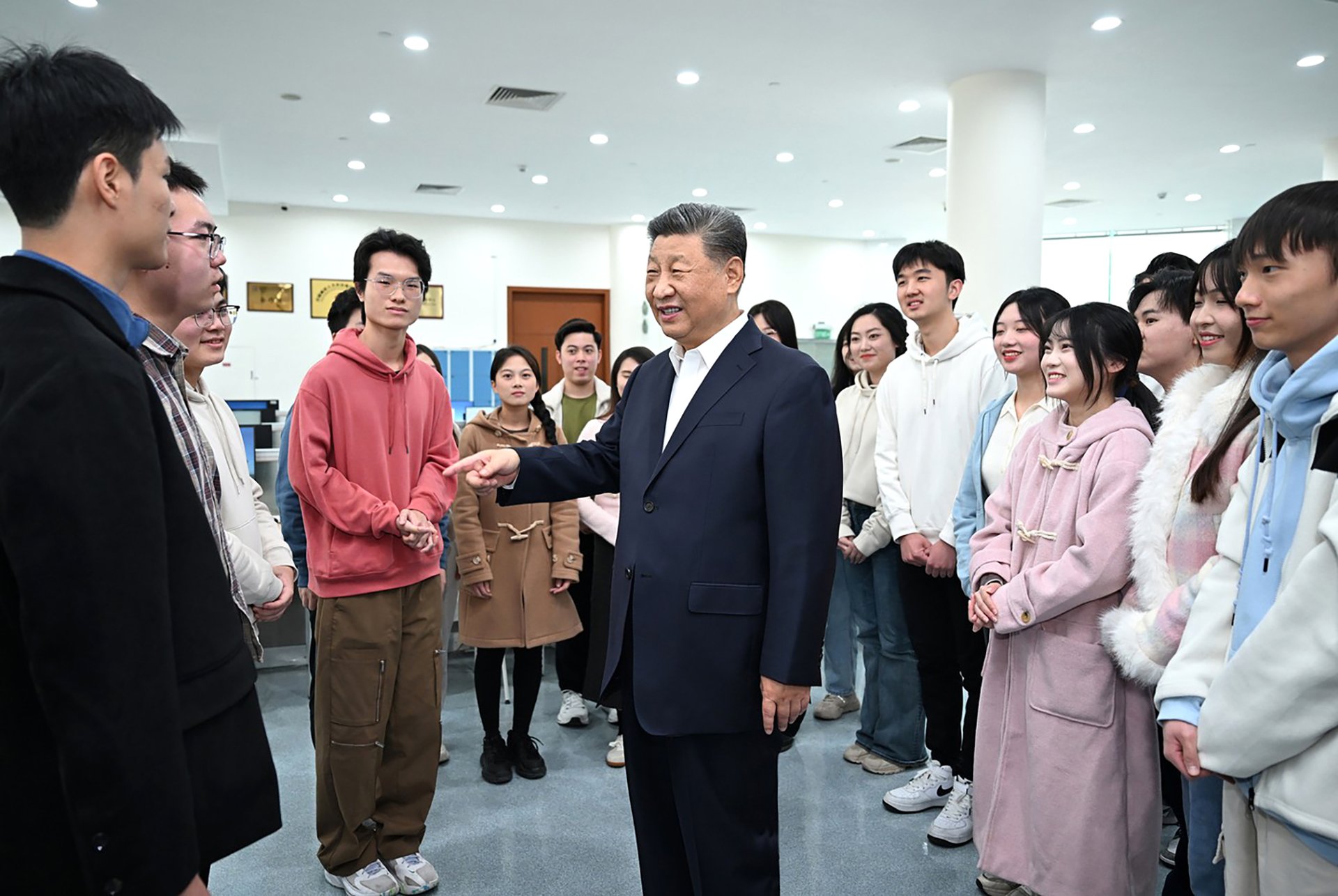Čínský prezident Si Ťin-pching se studenty na Macajské univerzitě. (Prosinec 2024)
Autor: Xie Huanchi / Xinhua News / Profimedia