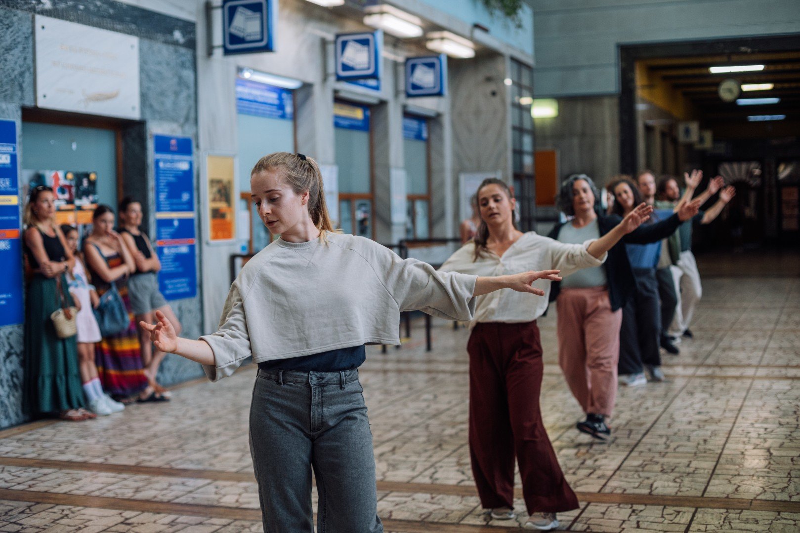 Connecting Stations
Autor: Marek Jančúch