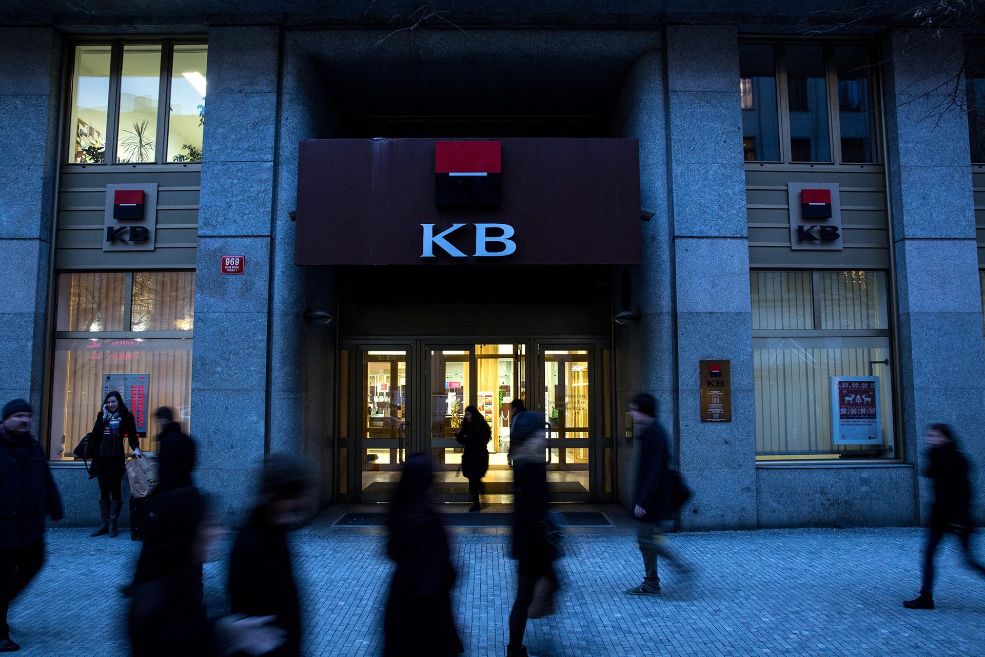 Podle Pavla Šaška z Komerční banky, který se specializuje na kyberpodvody, sice existuje možnost odchod peněz včas zastavit, tuzemským bankám se to ale celkově daří spíše málo
Autor: Milan Jaroš