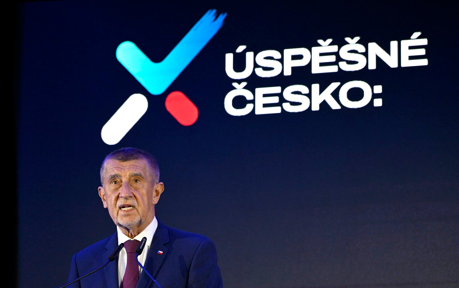 Chceme investovat. (Andrej Babiš na konferenci Hospodářské komory)