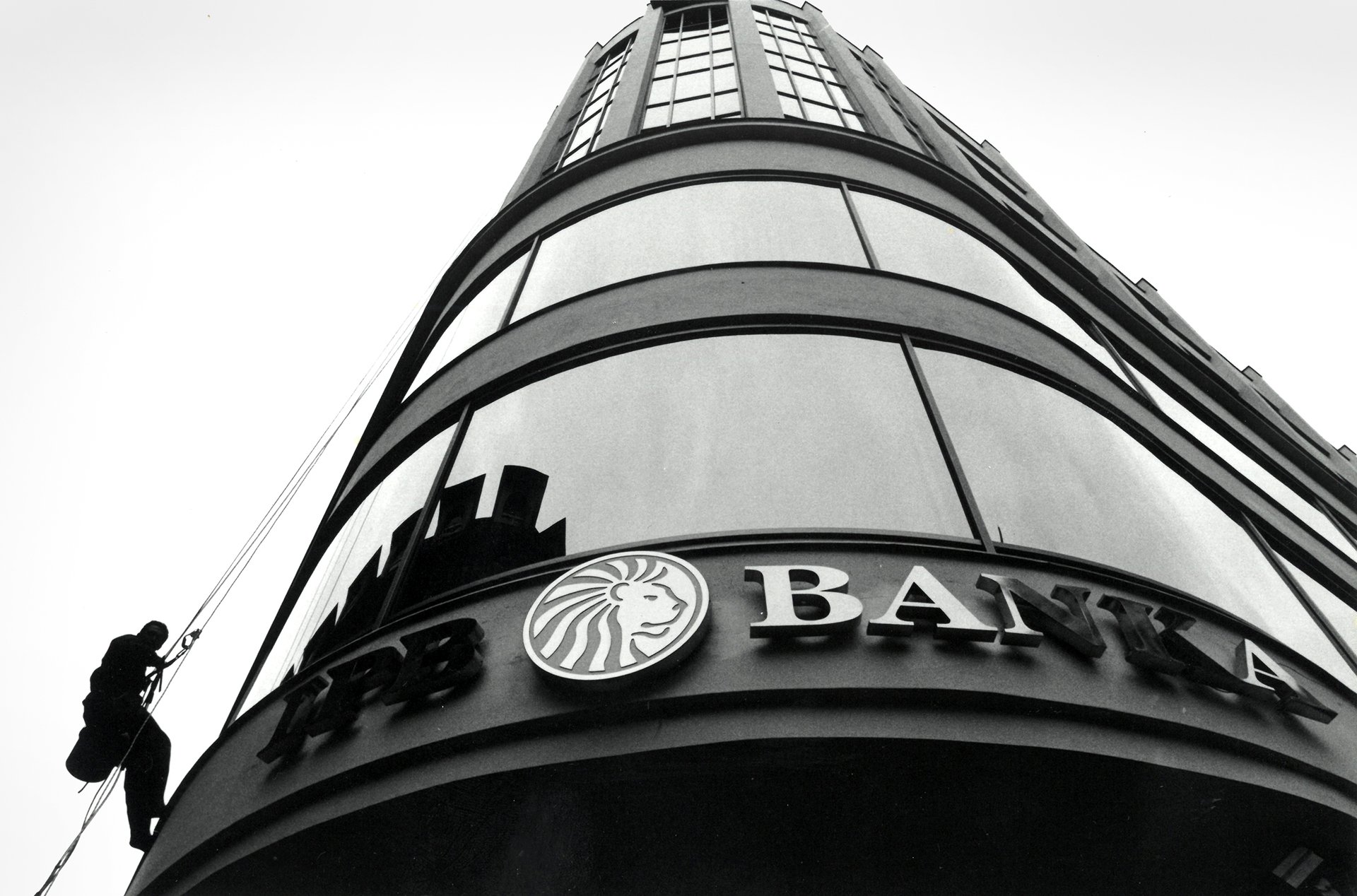 V IPB narostla díra po nesplacených dluzích na sto miliard korun