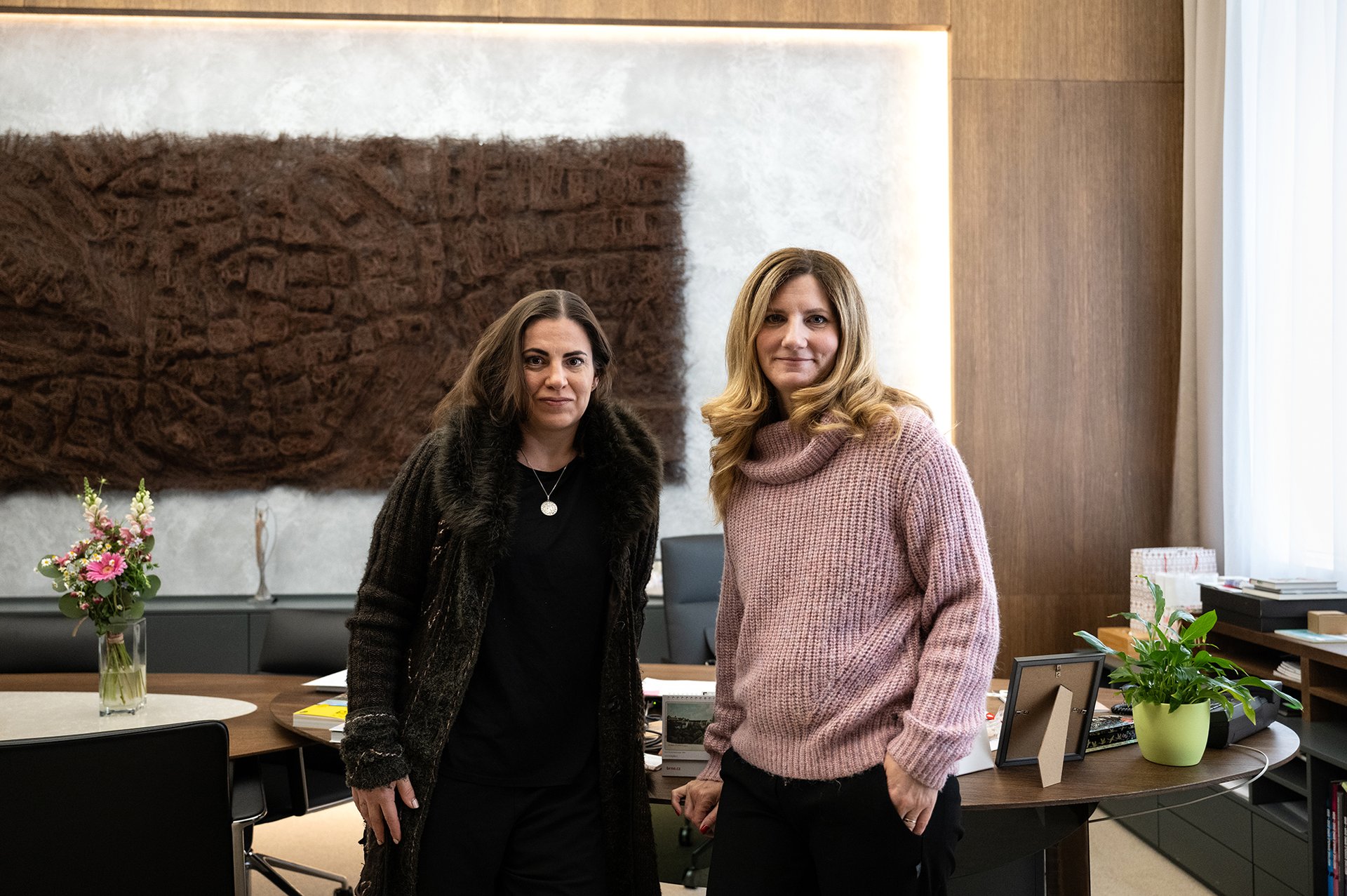 A až jim to řekneme, vypustíme video. (Zleva Zlatušková a Vaňková)