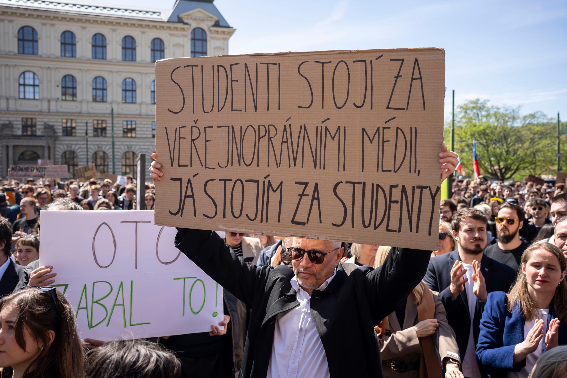 Média nedáme, Praha 22.4. 2026