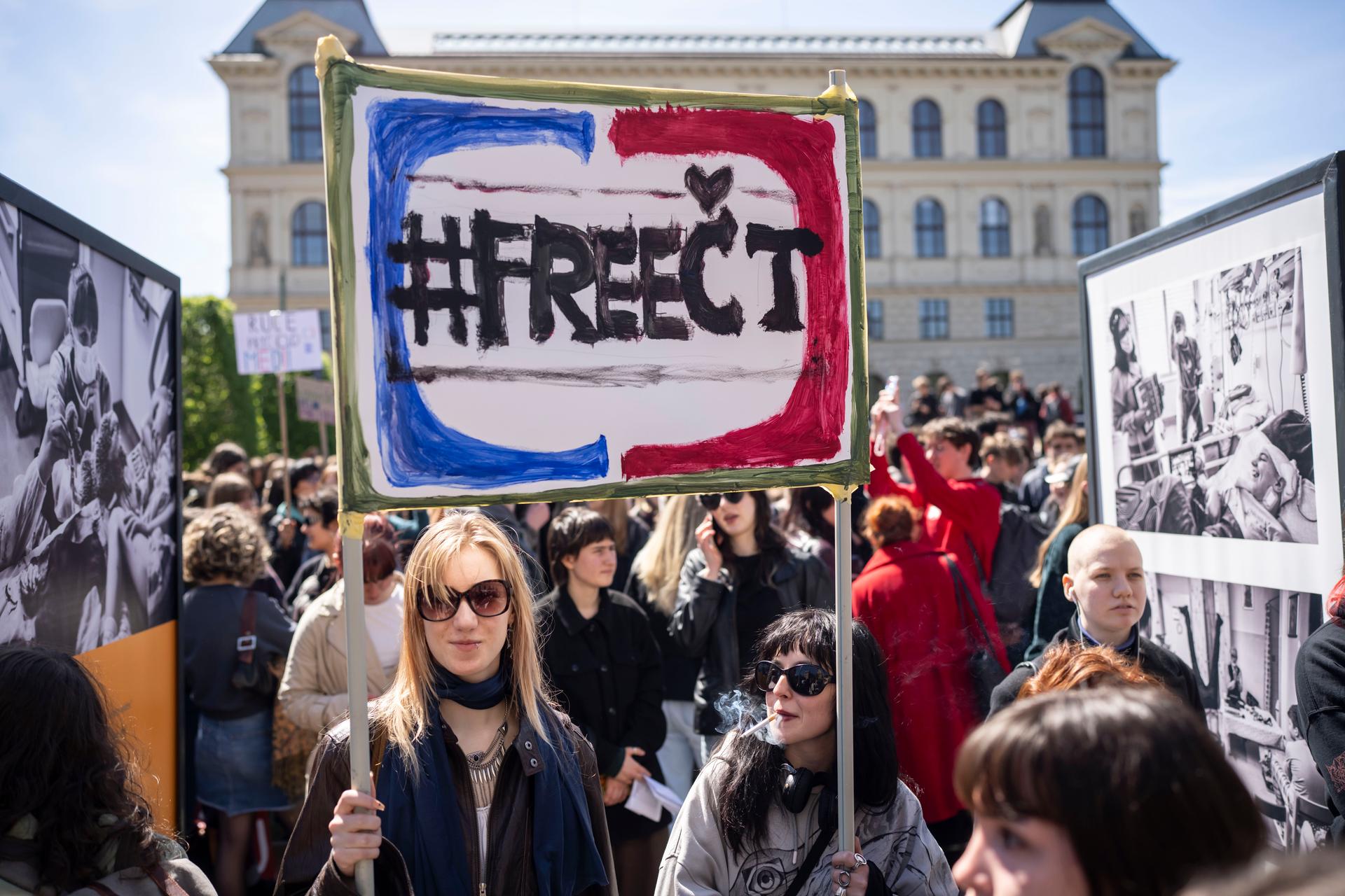 Média nedáme, Praha 22.4. 2026