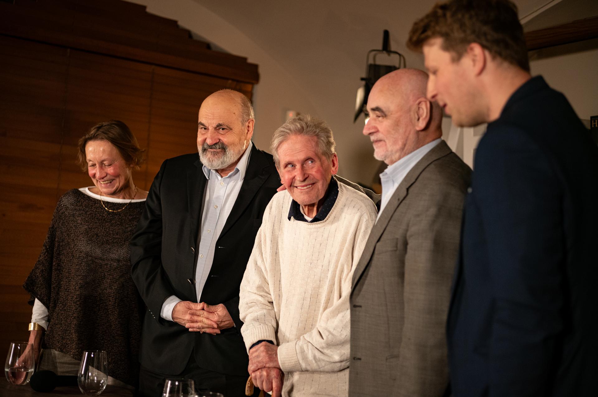 Marie Pětová, Tomáš Halík, Václav Sokol, Vojtěch Sedláček
Autor: Ondřej Trojan