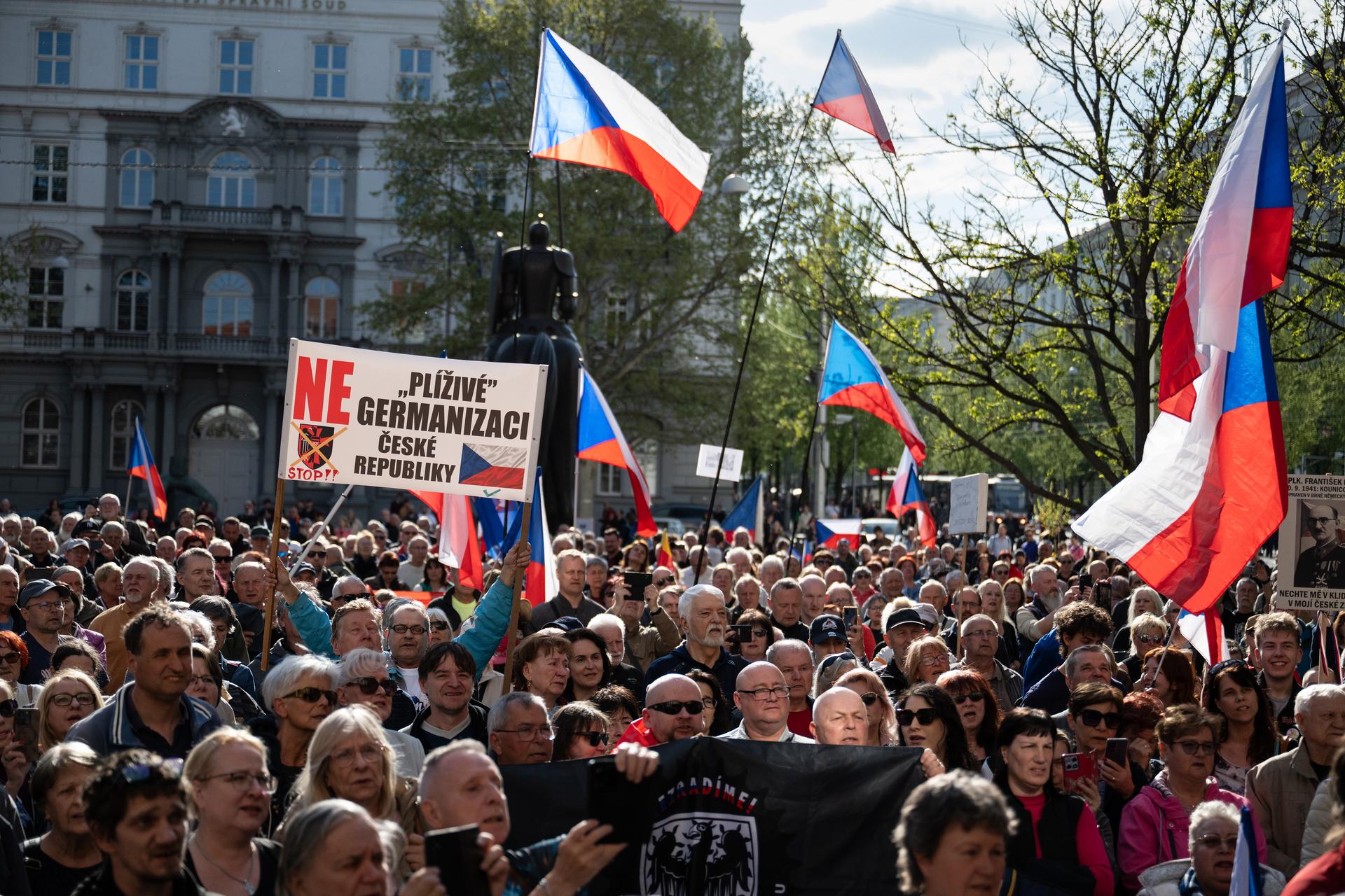Demonstrace SPD proti sjezdu sudetských Němců v Brně
Autor: Matěj Stránský