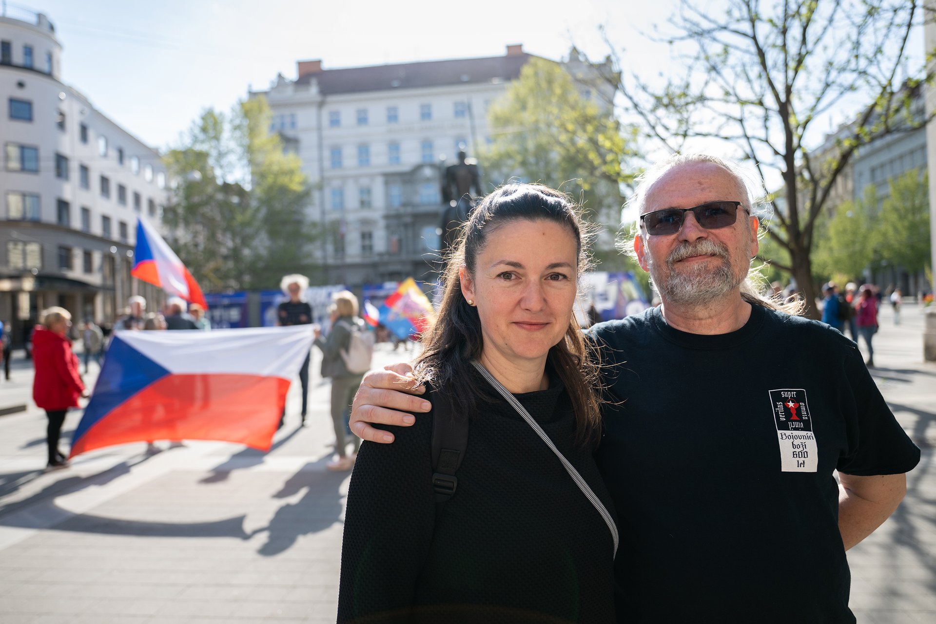 Řeči o usmíření jsou jen omáčka a bajky. (Tomáš Kotas s manželkou Zdenkou, rovněž členkou SPD)
Autor: Matěj Stránský