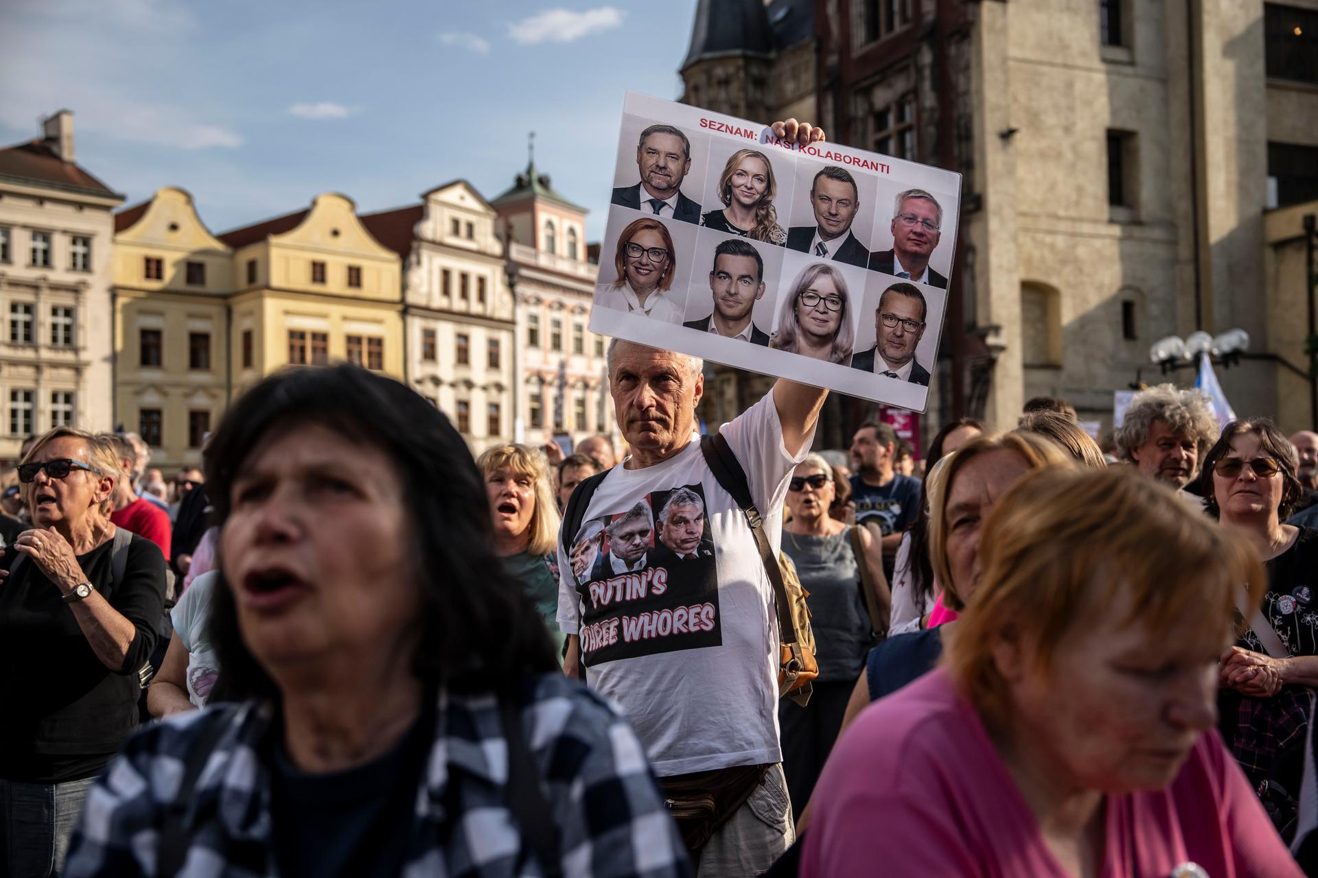 Shromáždění "Ruce pryč od médií“ 
Autor: Milan Jaroš