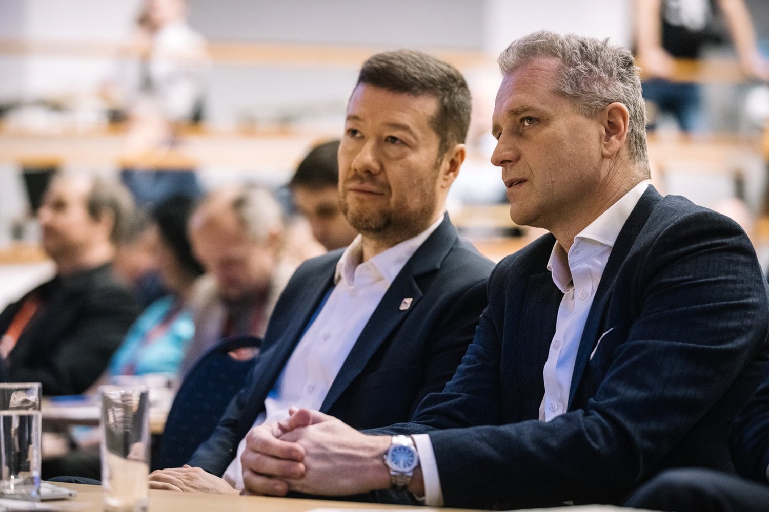 Praha, 20.01.2024, Trikolora  Celostátní volební sněm Trikolory na kterém si strana volí vedení na další dva roky.Zleva předseda SPD Tomio Okamura a bavorský zemský předseda Alternativy pro Německo (AfD) Petr Bystroň.