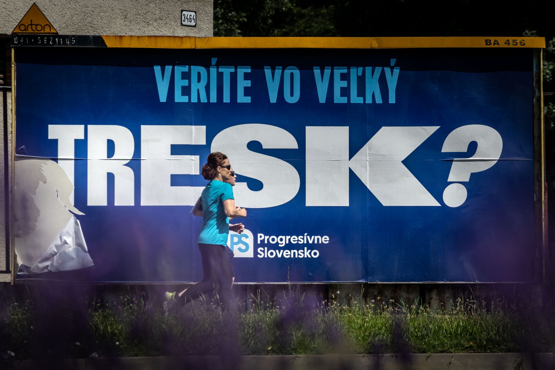 Billboardy Progresivního Slovenska před uvedením ekonomického programu.