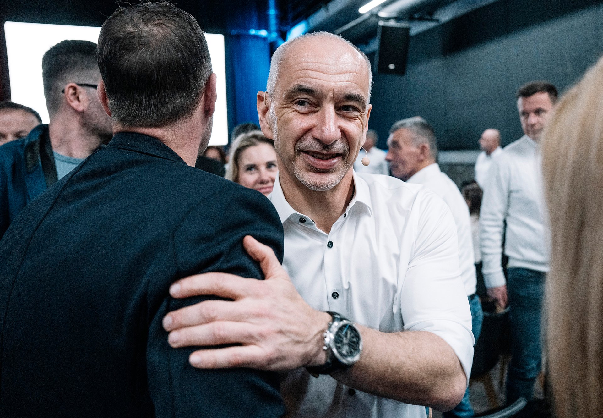Nejdřív potřebujete straníky, sympatizanty, kandidáty, experty, donory